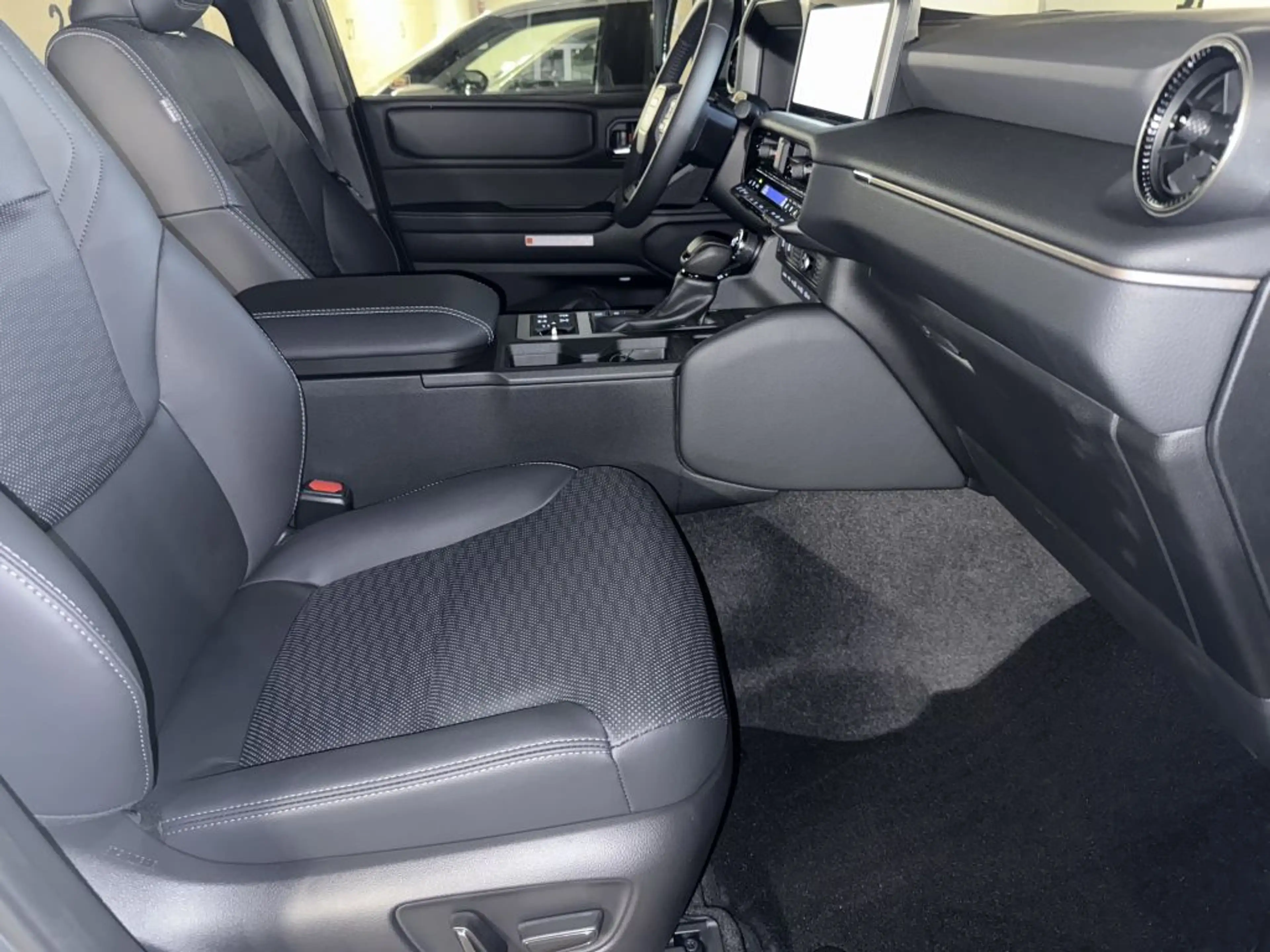 Toyota Land Cruiser 250 Mild-Hybrid Lounge 7-Si.,Pano,HUD,360°,JBL,ACC — photo 9