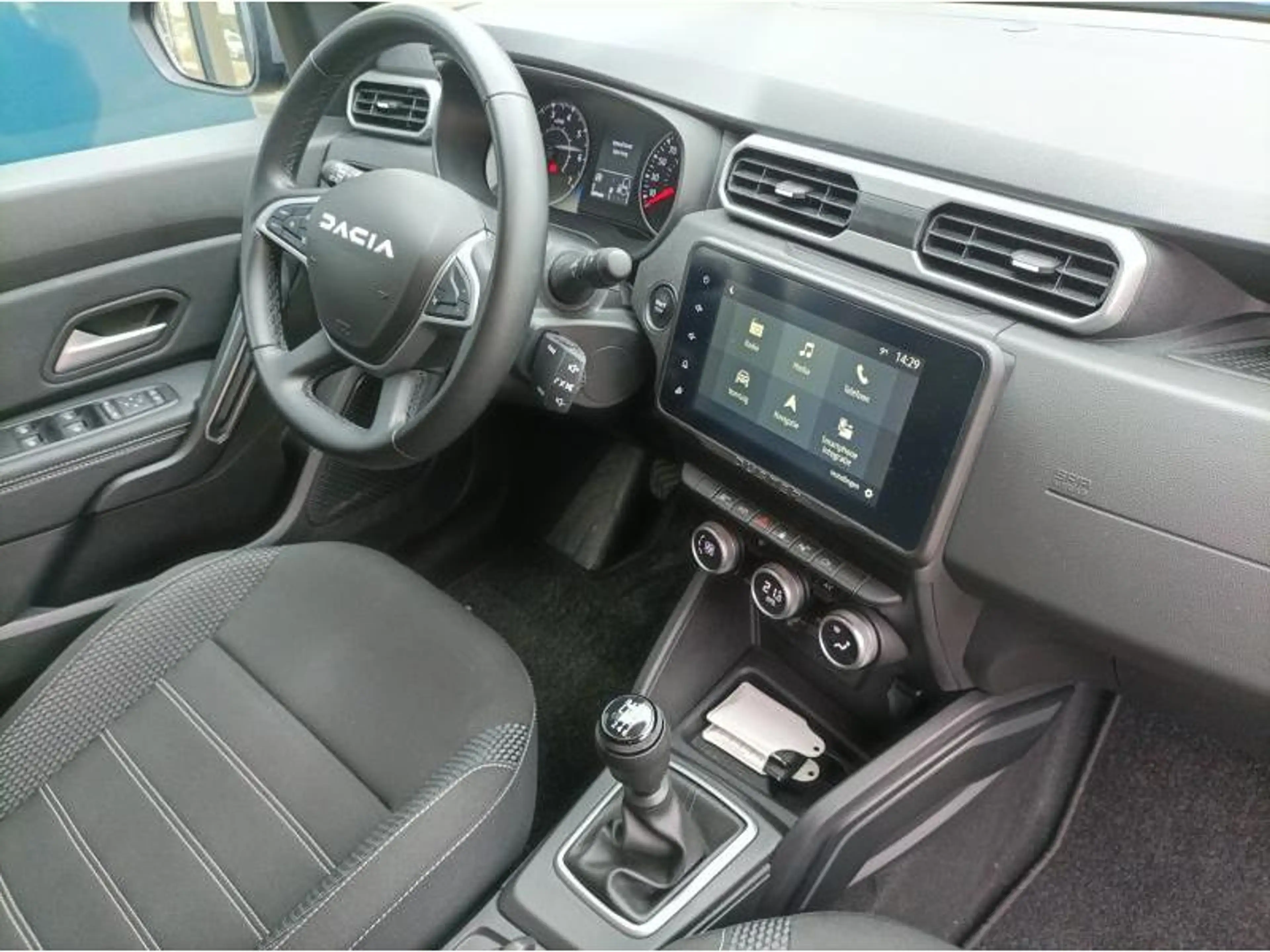 Dacia Duster Journy — photo 12