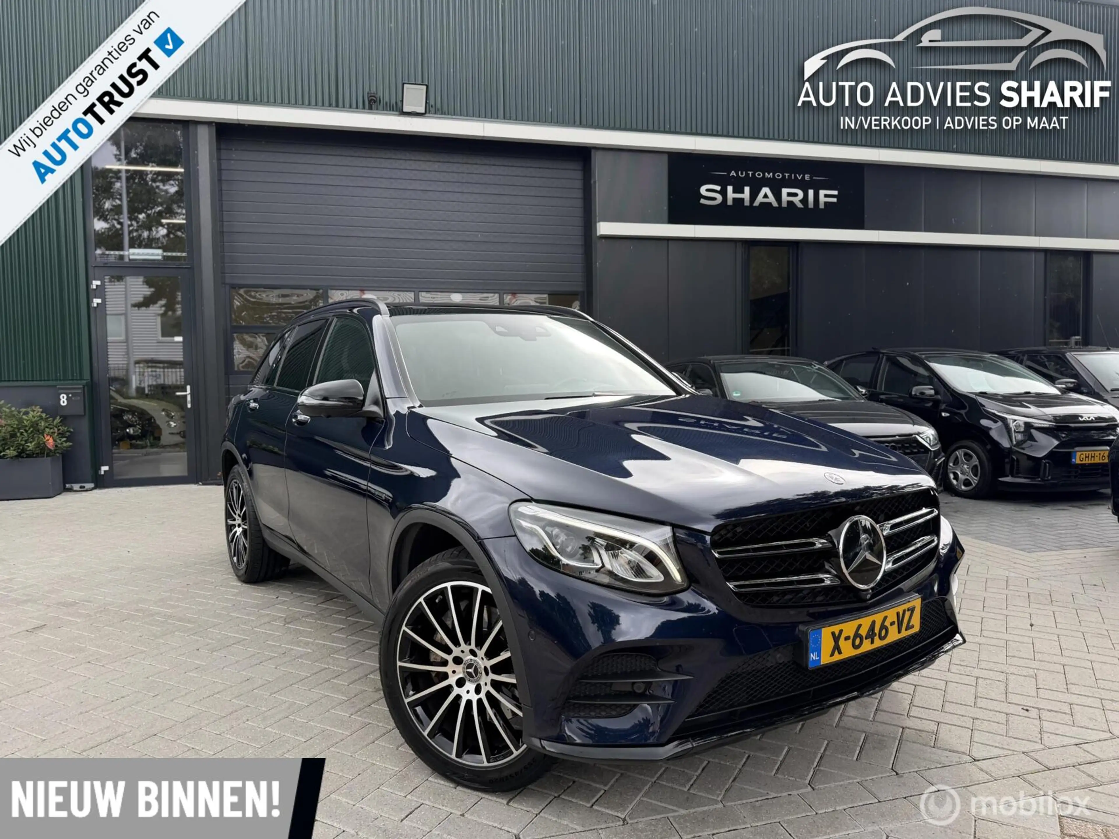 Mercedes-Benz GLC 350 350e 4MATIC Premium Plus Full Options !!