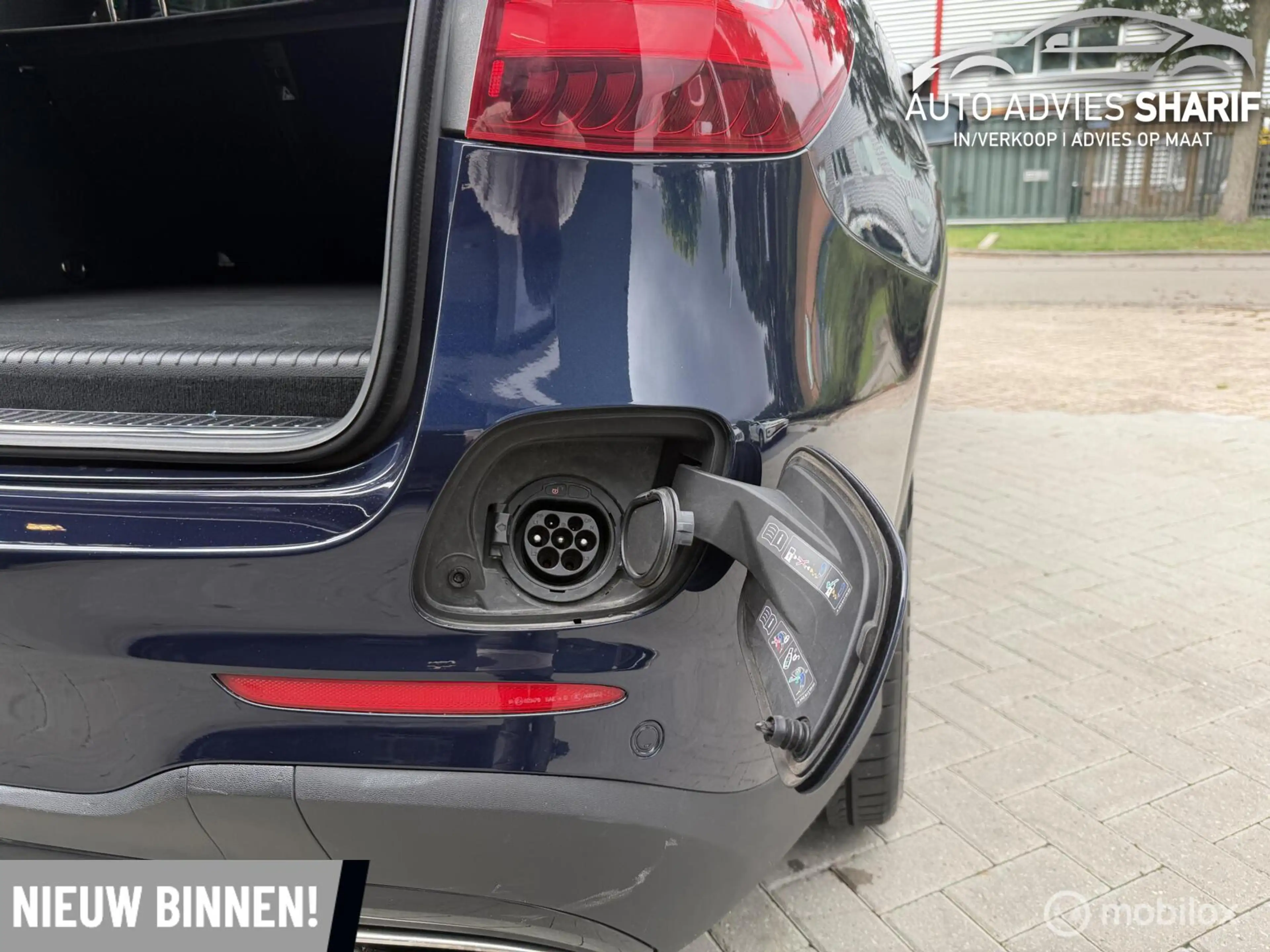 Mercedes-Benz GLC 350 350e 4MATIC Premium Plus Full Options !! — photo 15