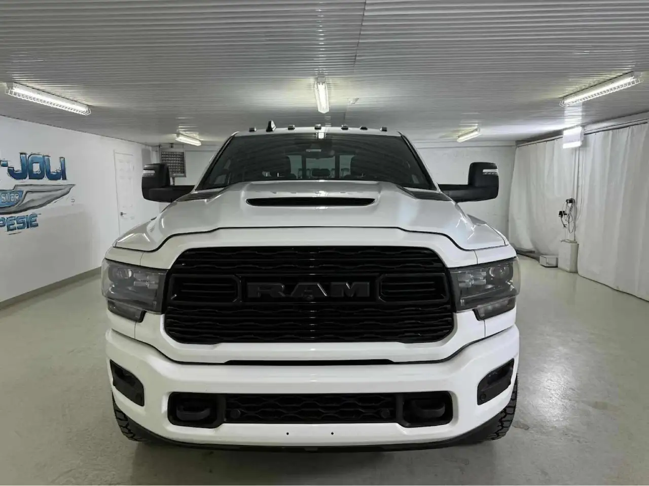 RAM 2500 снимка RAM 2500