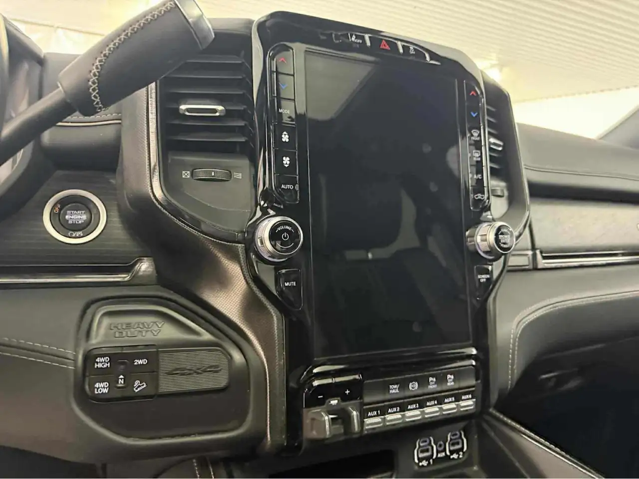 RAM 2500 снимка RAM 2500