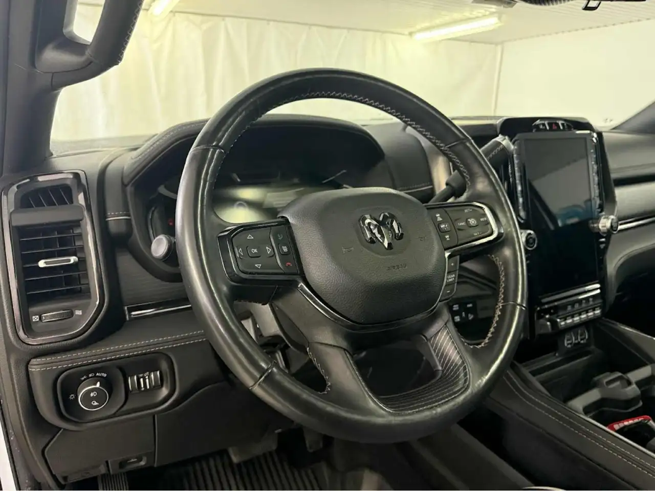 RAM 2500 снимка RAM 2500