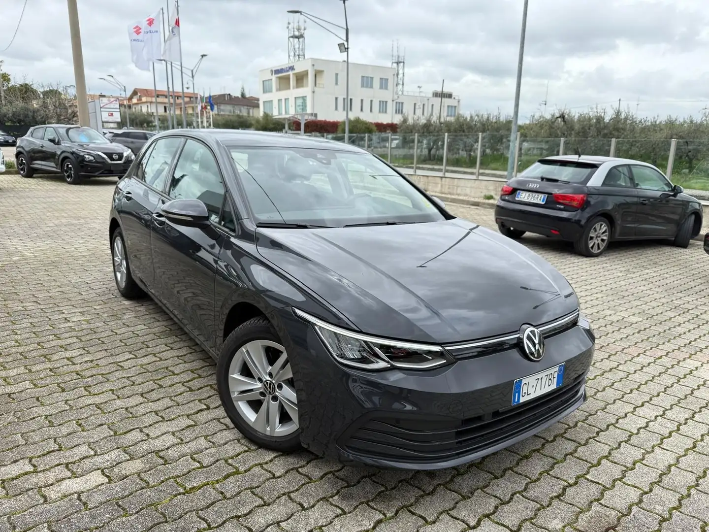 Volkswagen Golf Golf 1.0 tsi evo Life 110cv Gris - 1