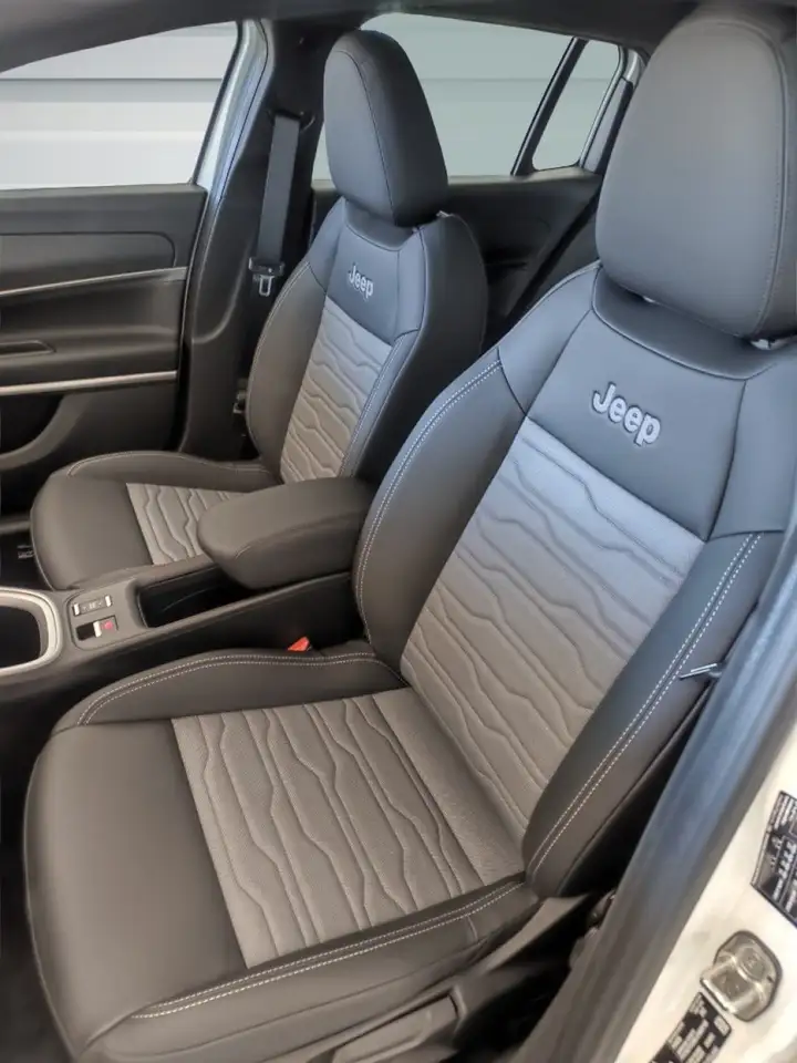 Jeep Avenger 1.2 Turbo 145 CV MHEV 4xe Upland 13