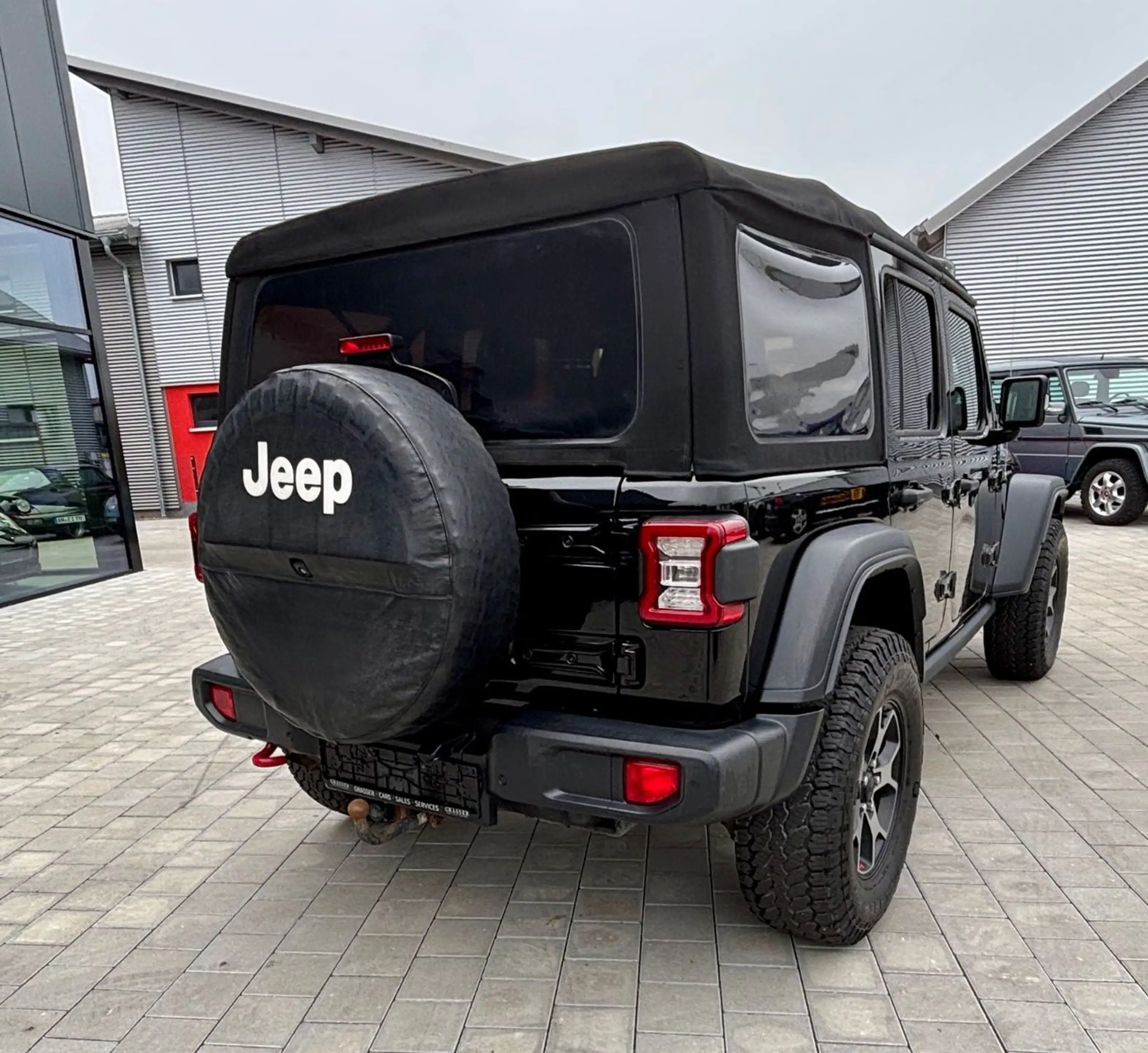 Jeep Wrangler / Wrangler Unlimited Rubicon — photo 11