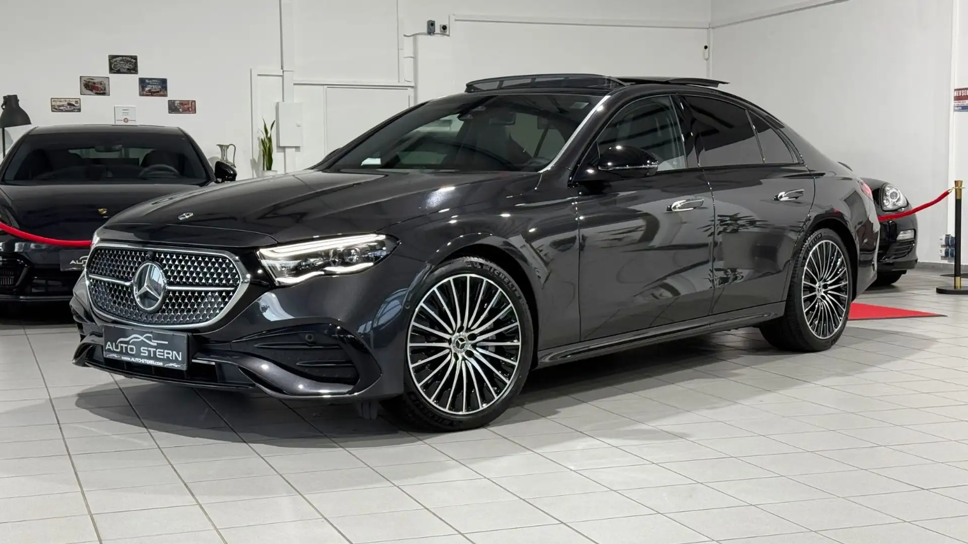 Mercedes-Benz E 220 d AMG Premium SUPERSCREEN PANO FULL Grau - 1