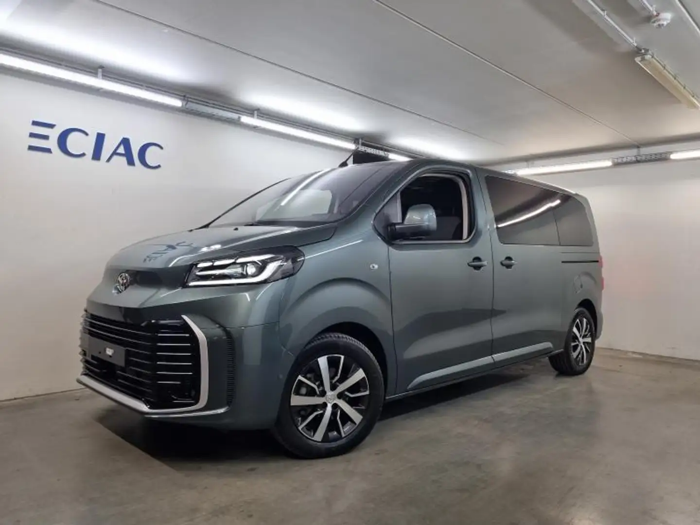 Toyota Verso Family PR 8pl Grün - 1
