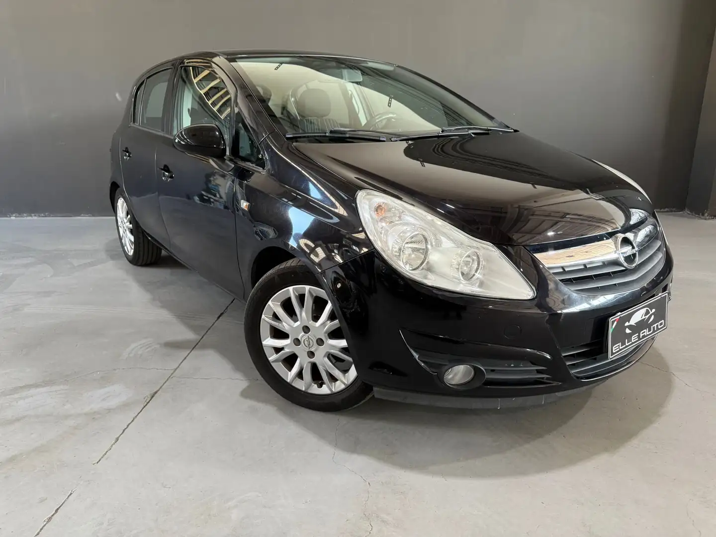 Opel Corsa Corsa 5p 1.2 Enjoy c/radio Negro - 1