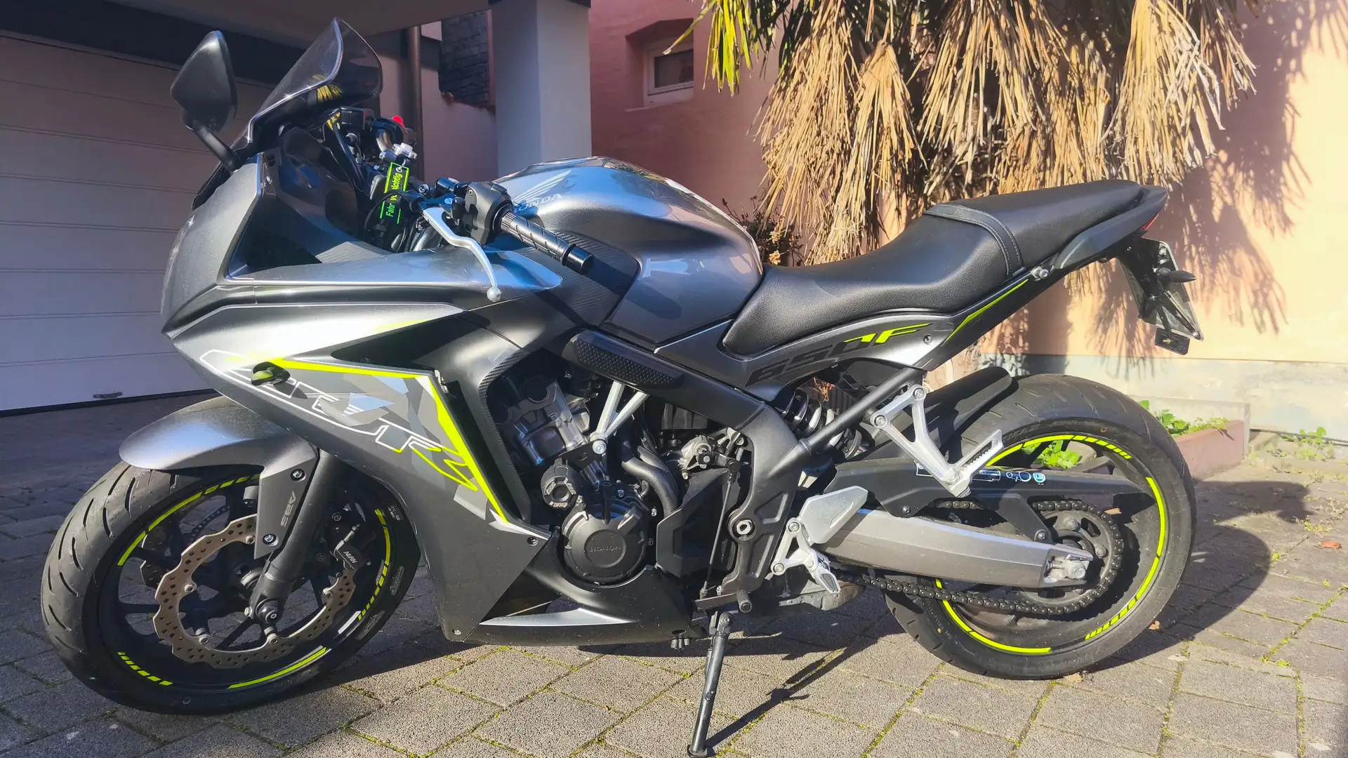 Honda CBR 650 F Šedá - 2