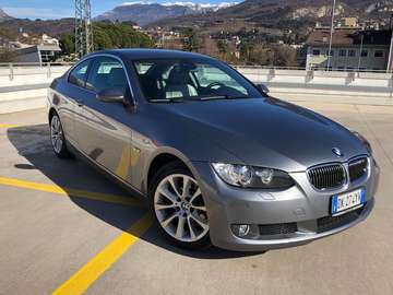 SERIE 3 COUPE 3 LITRI D 6 CILINDRI 325/330 197 CV