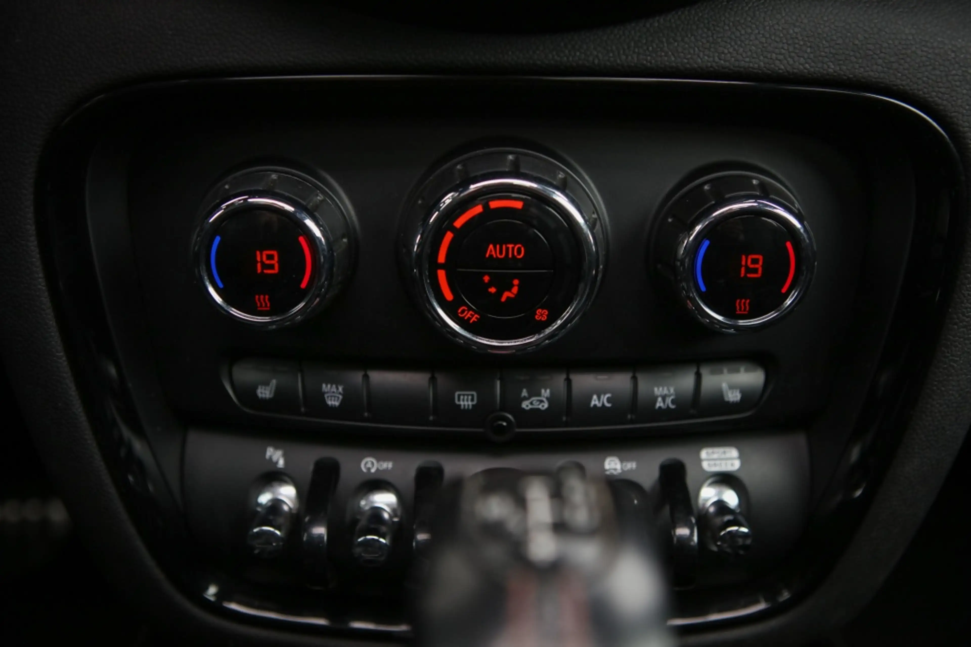 MINI John Cooper Works Clubman Mini 2.0 JCW ALL4 Chili | Pano | — photo 12