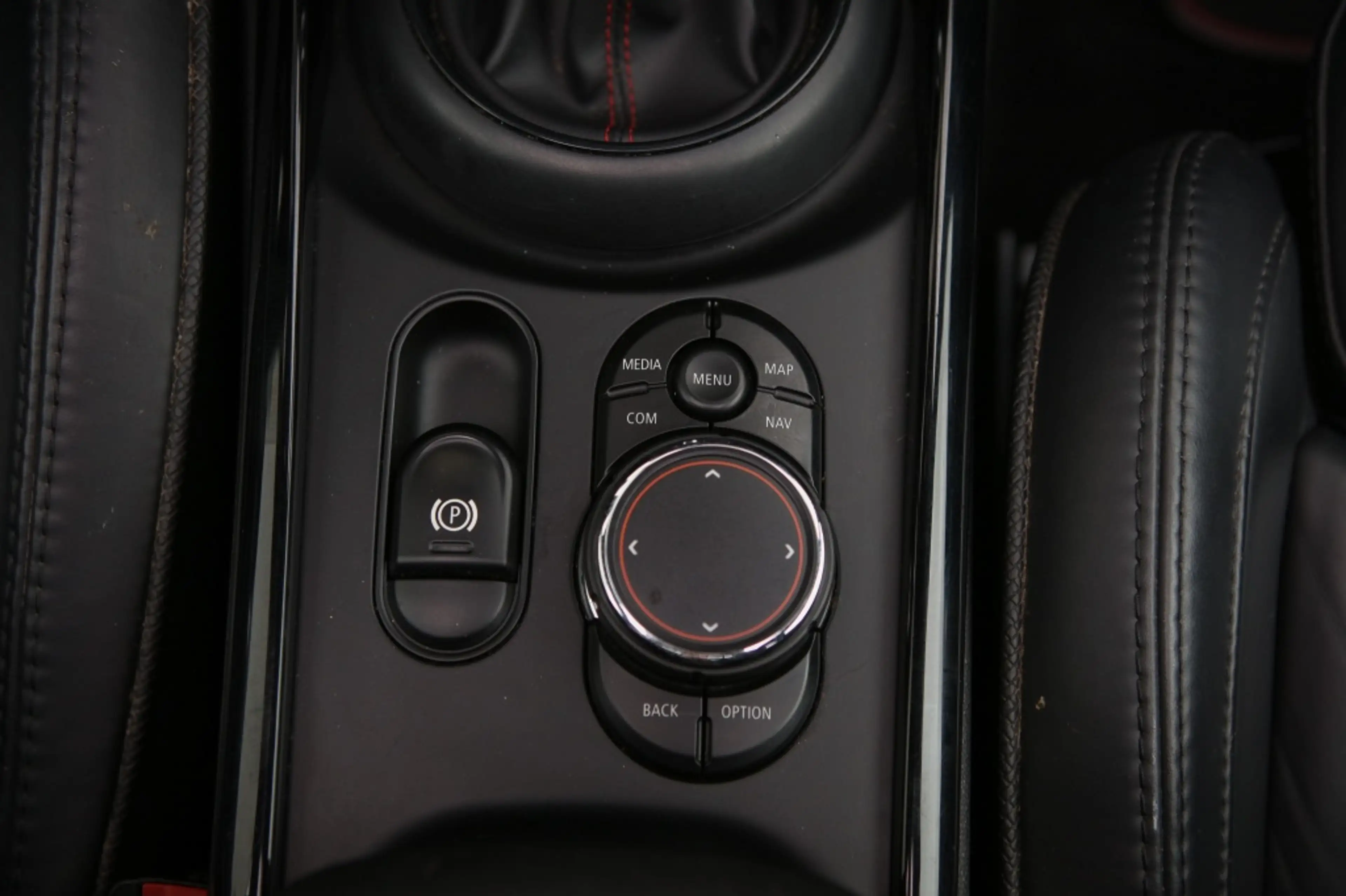 MINI John Cooper Works Clubman Mini 2.0 JCW ALL4 Chili | Pano | — photo 10