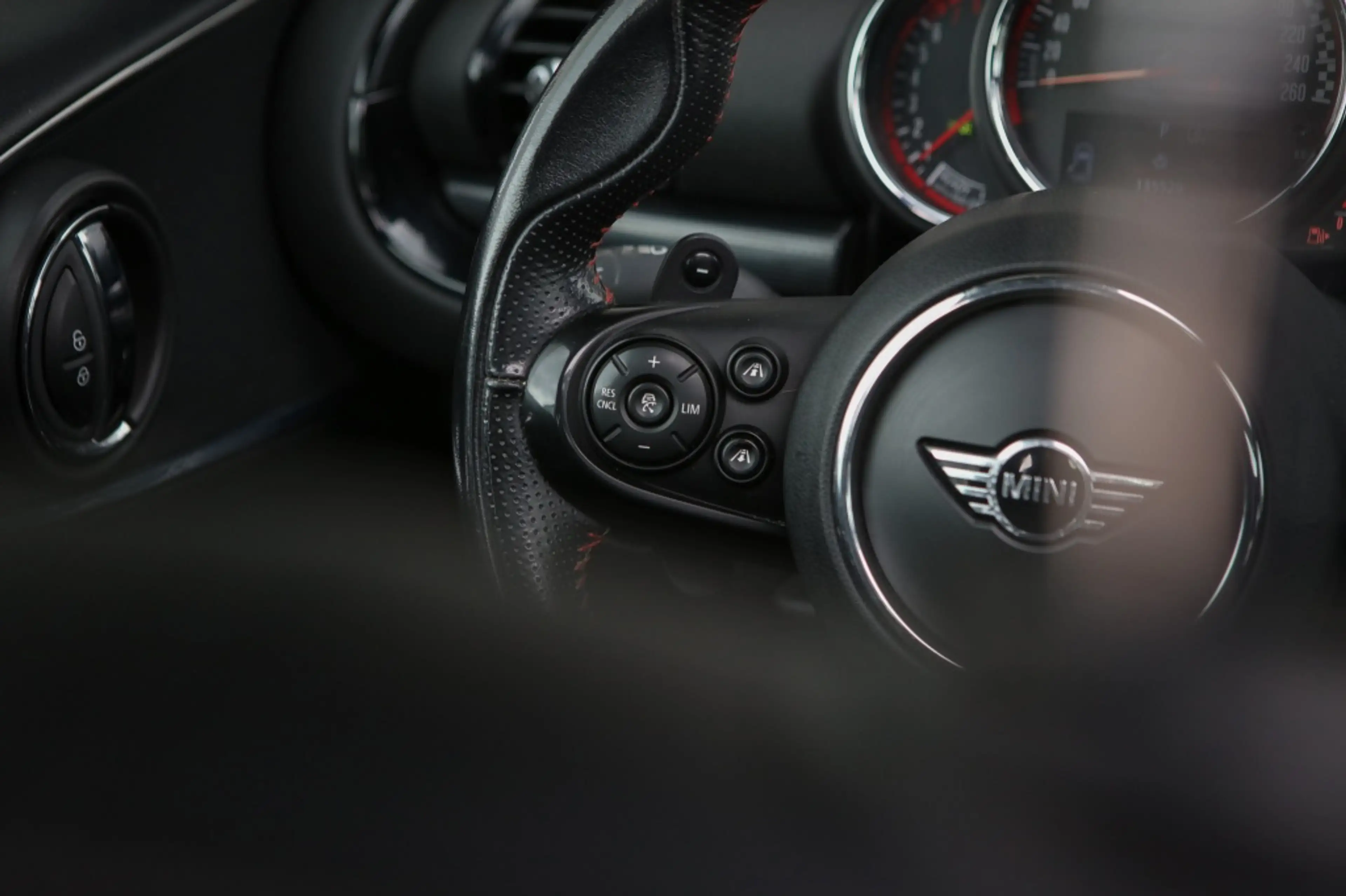 MINI John Cooper Works Clubman Mini 2.0 JCW ALL4 Chili | Pano | — photo 8
