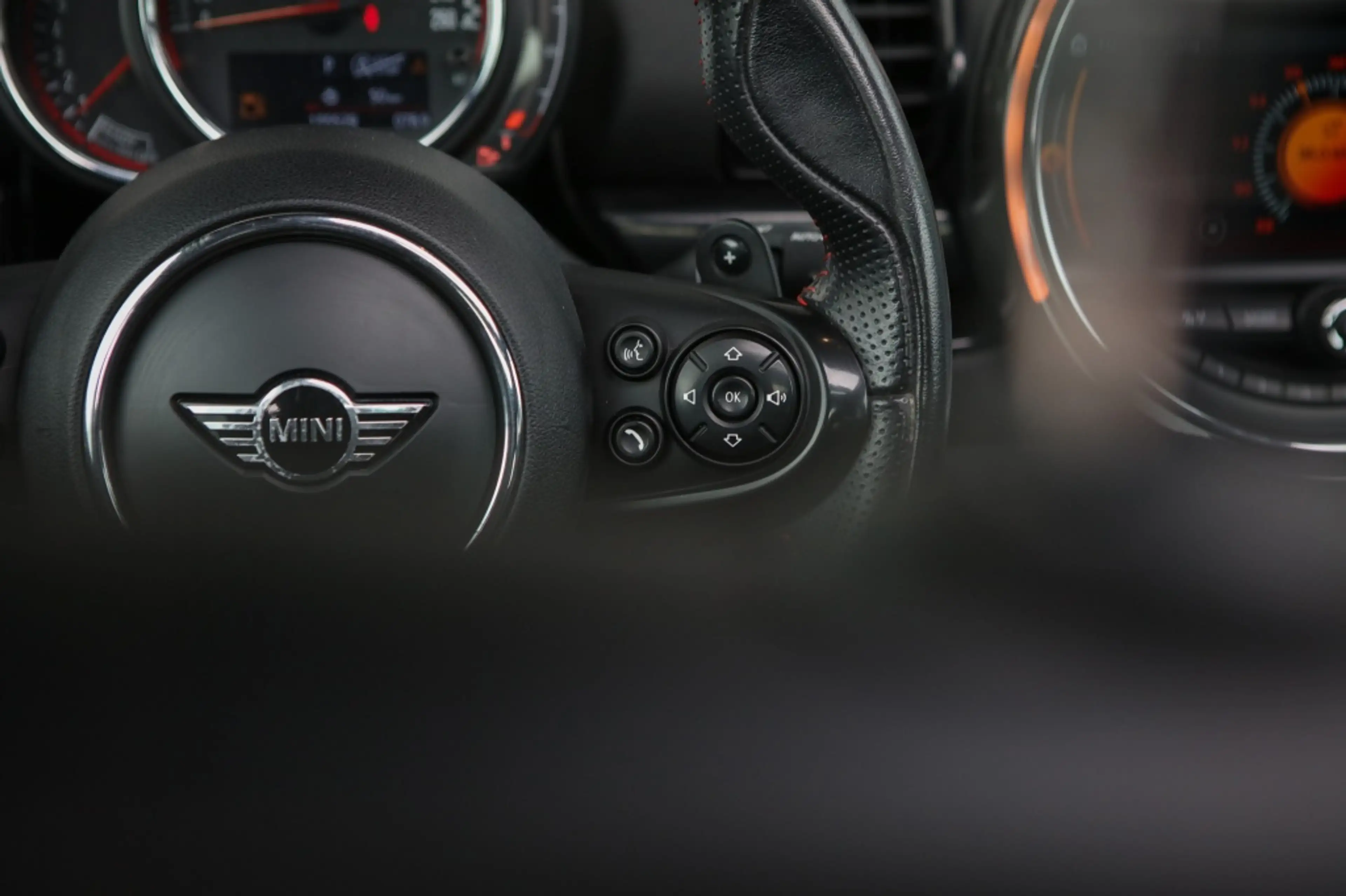 MINI John Cooper Works Clubman Mini 2.0 JCW ALL4 Chili | Pano | — photo 9