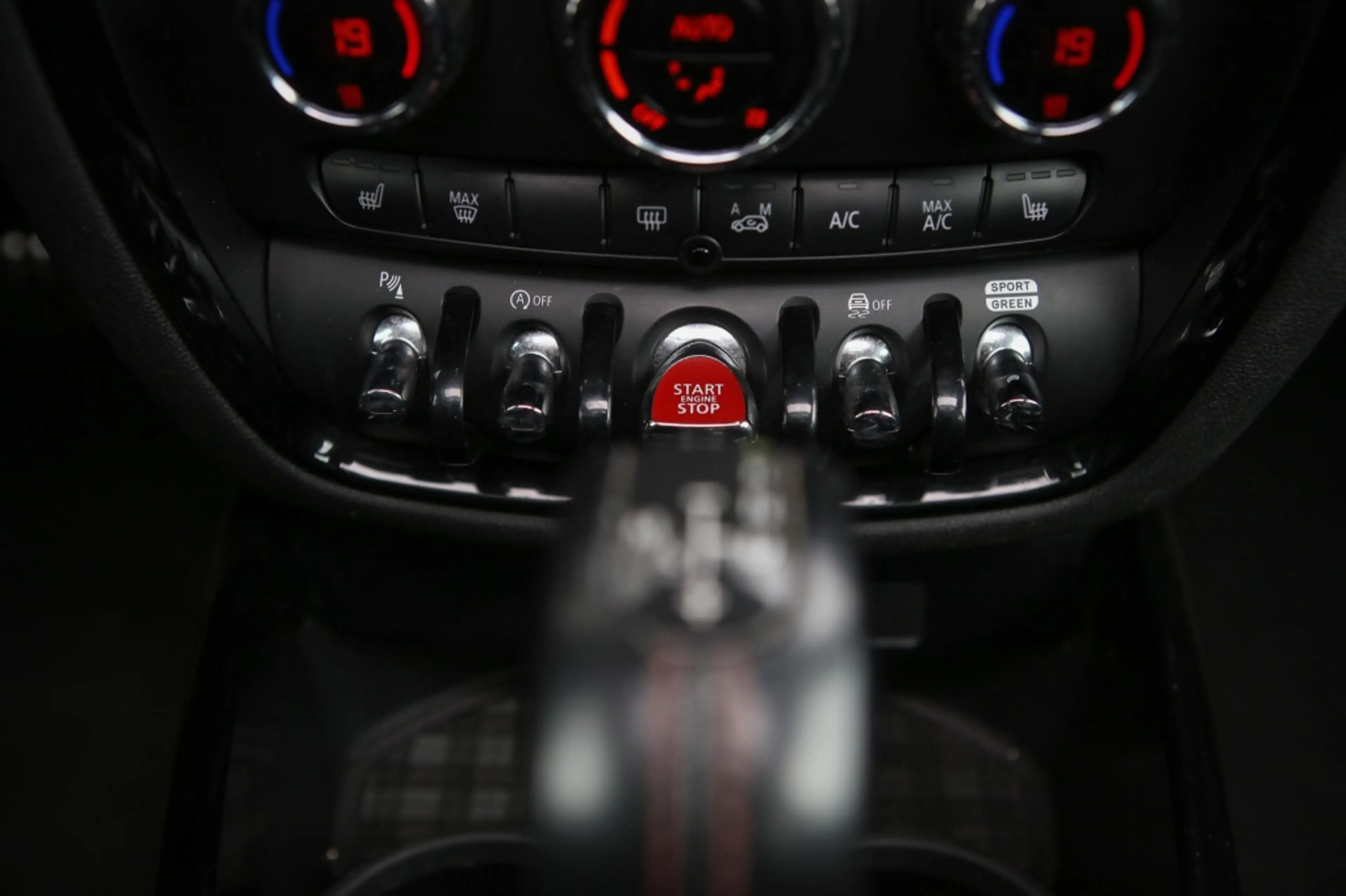 MINI John Cooper Works Clubman Mini 2.0 JCW ALL4 Chili | Pano | — photo 11