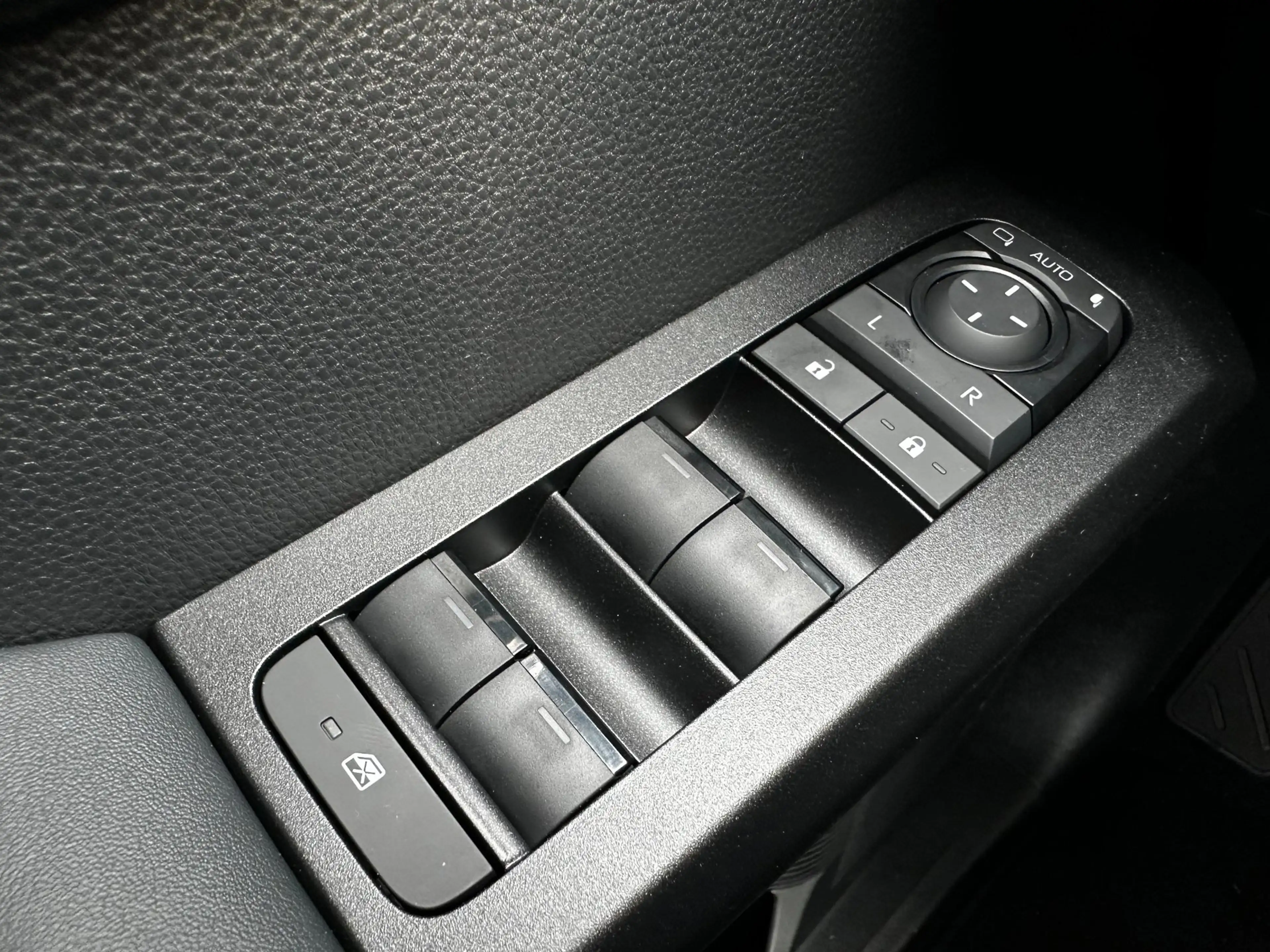 Toyota Hilux Professional Dubbele Cabine BEV Electric | Leder | — photo 23
