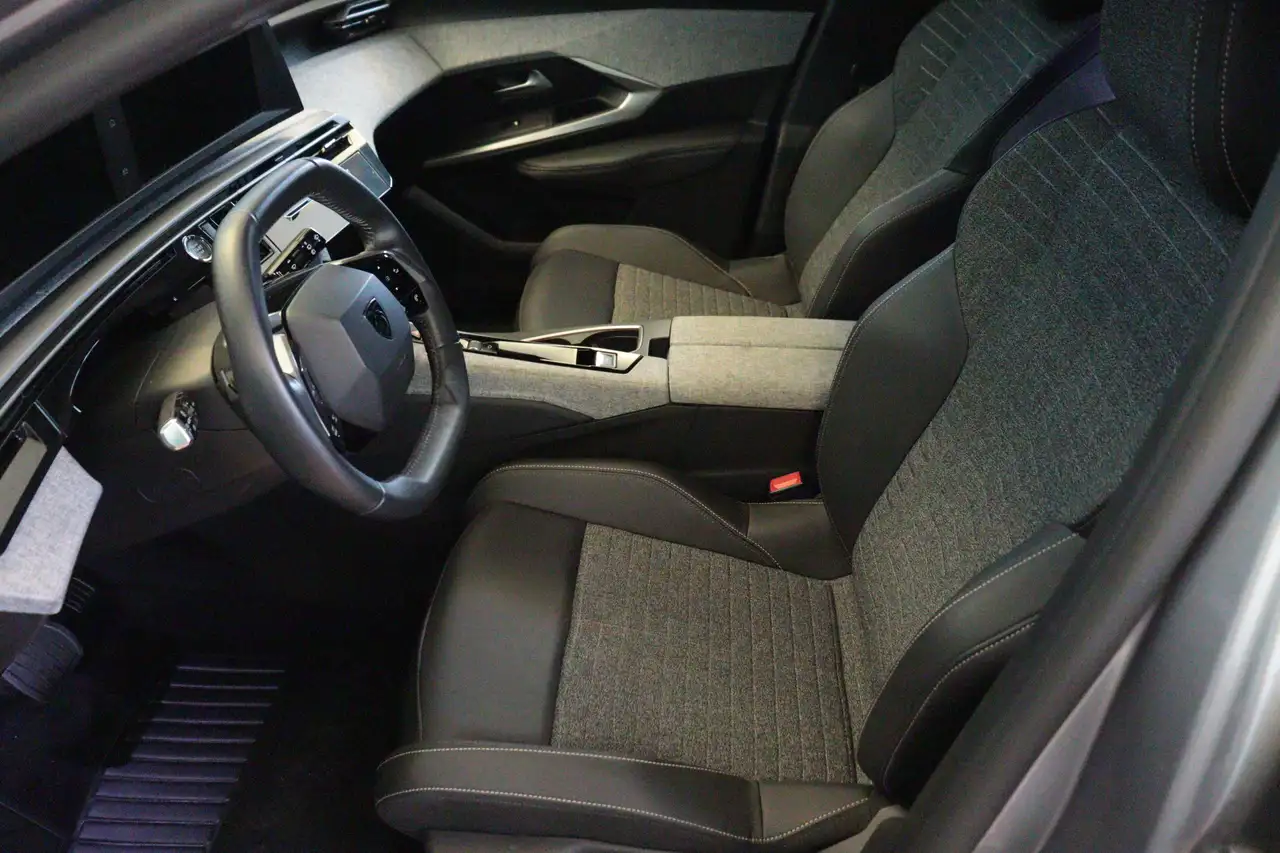Peugeot 5008 1.2 Hybrid 145 Allure Automaat | 7 PERS | APPCONNE 5