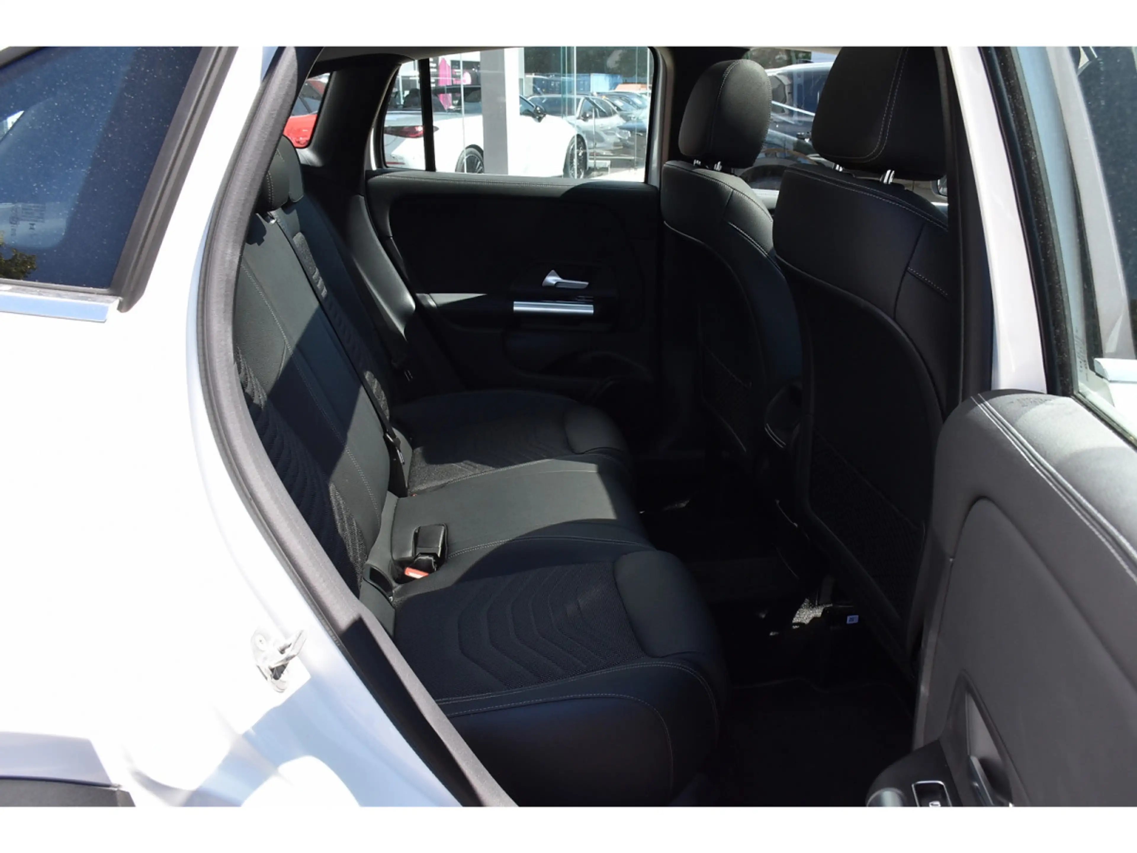 Mercedes-Benz GLA 200 CDI Progressive 8G-Tronic PANO CHFF ADD CAM 1°MAIN — photo 8