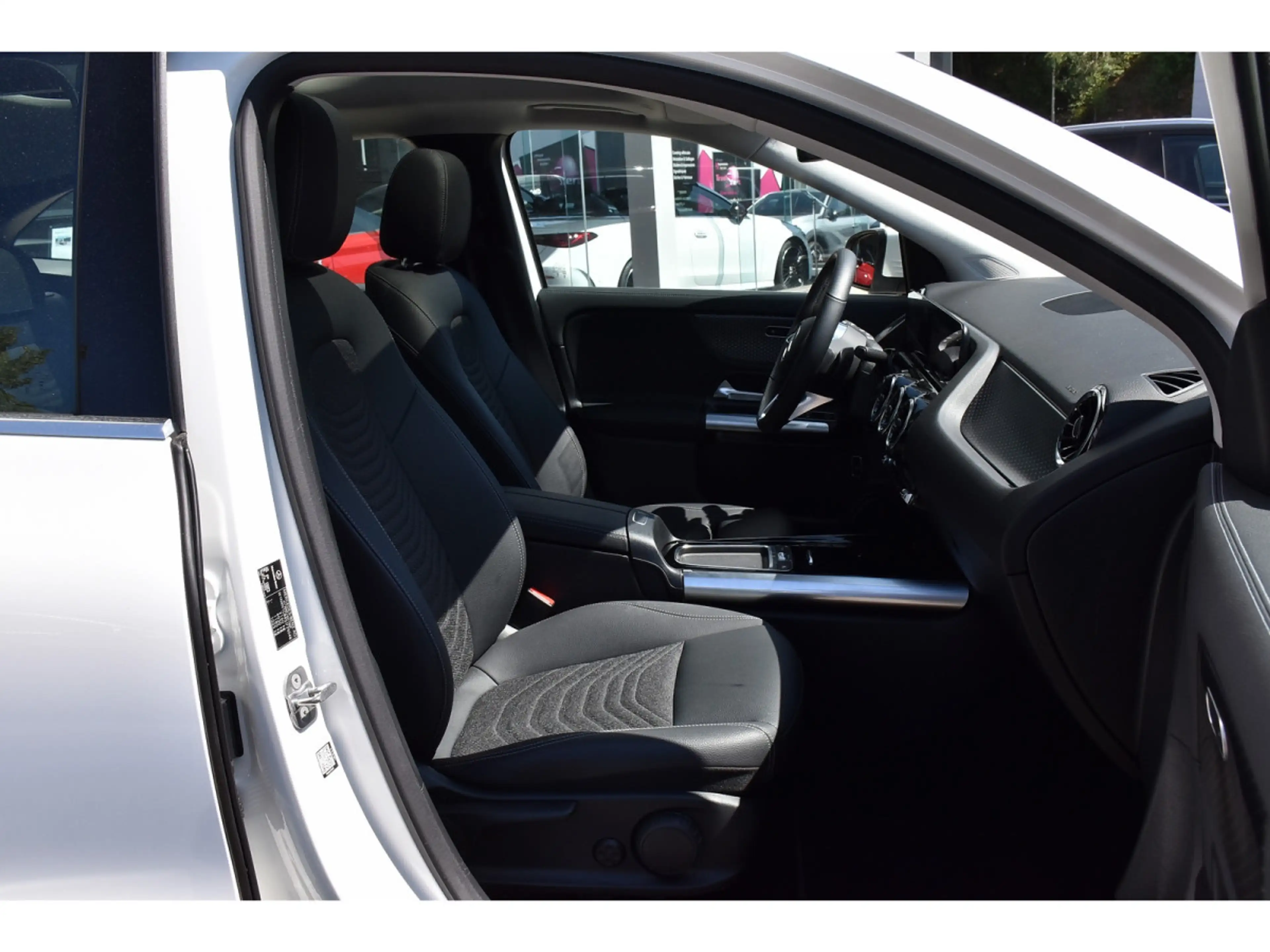 Mercedes-Benz GLA 200 CDI Progressive 8G-Tronic PANO CHFF ADD CAM 1°MAIN — photo 7