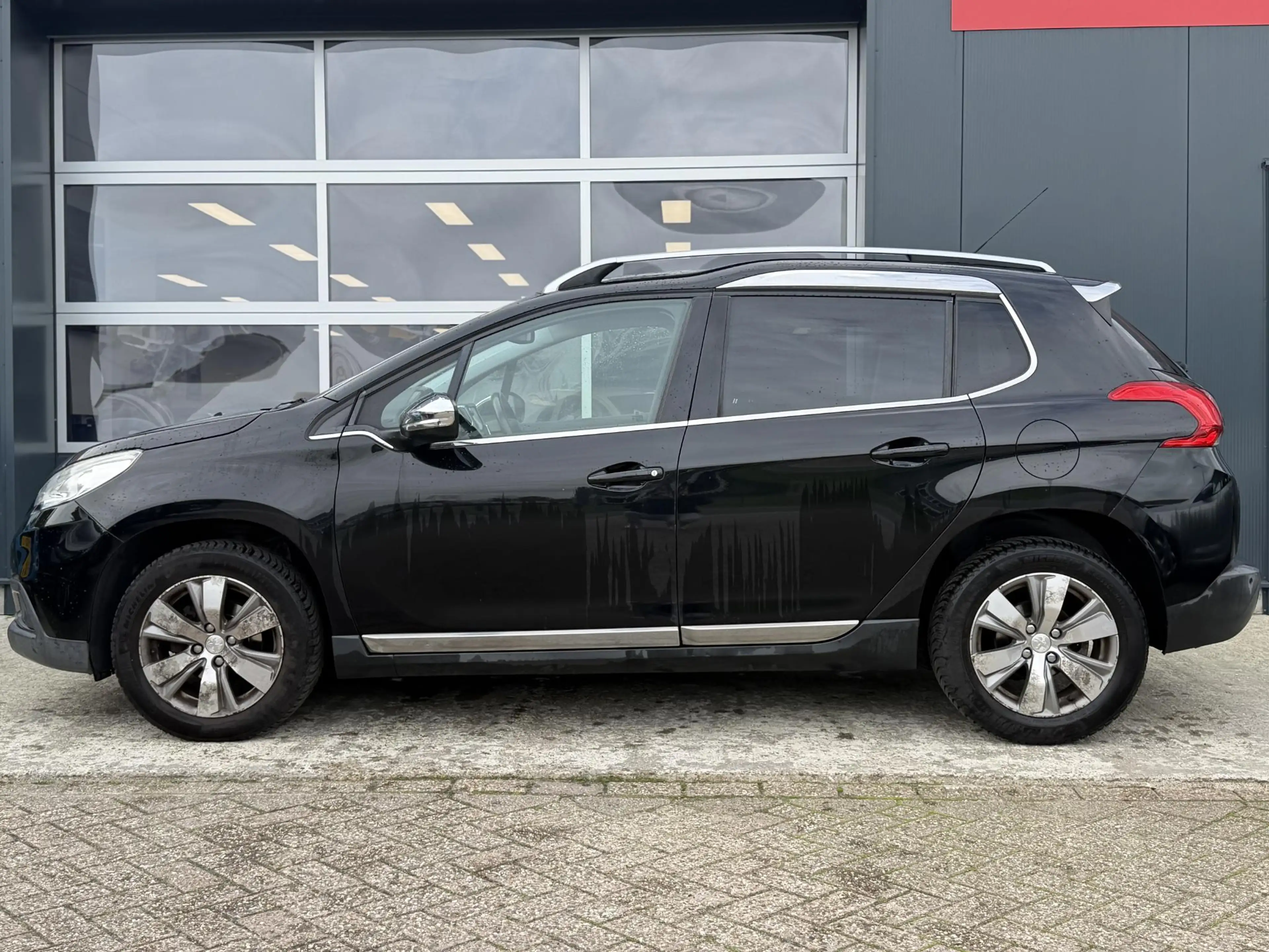 Peugeot 2008 1.2 PureTech Allure Automaat - Navigatie - Climate — photo 5