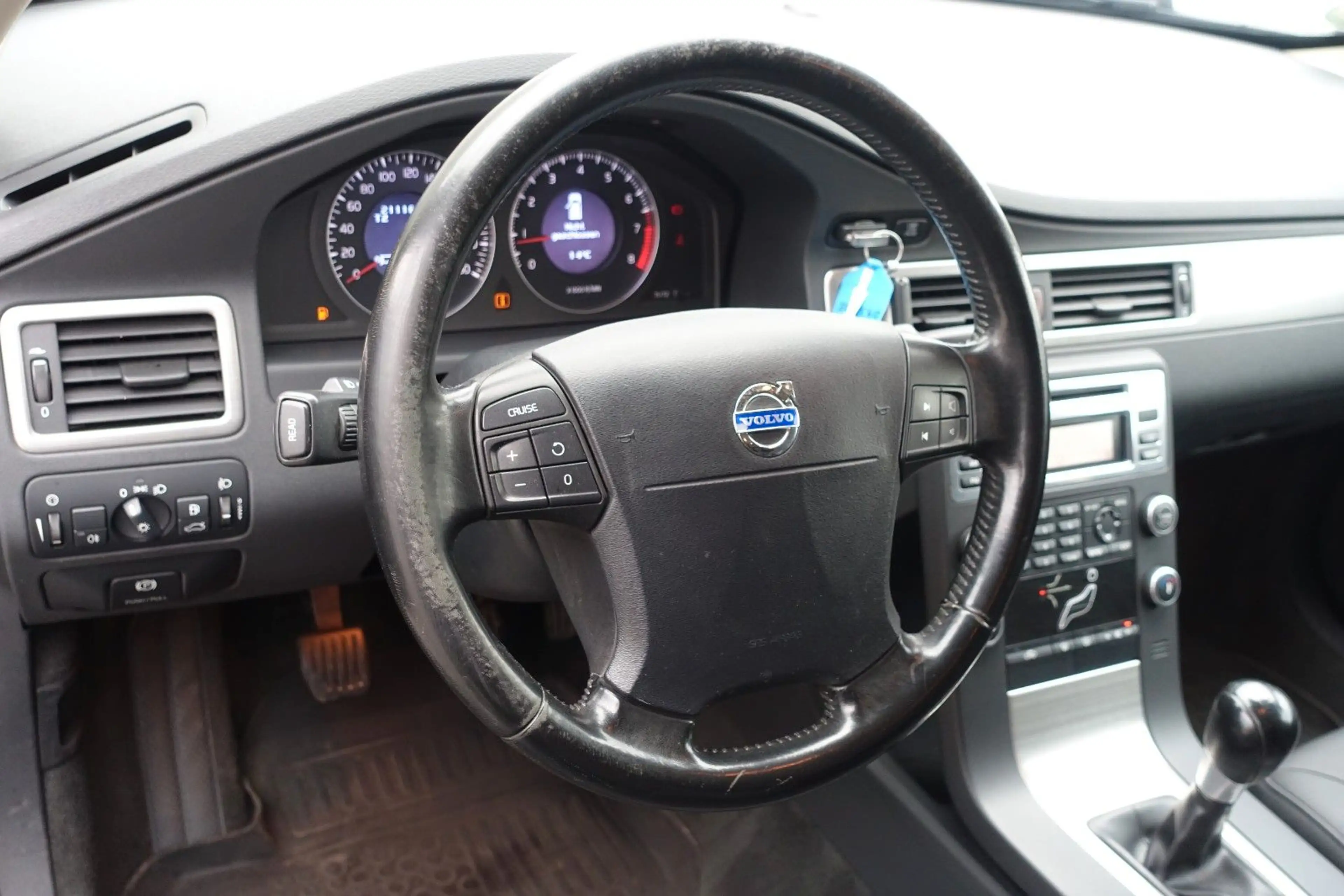 Volvo V70 Kombi 2.0*KLIMA*AHK*TEMPOMAT*TÜV+SERVICE NEU — photo 10