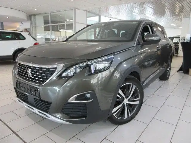 Peugeot 5008 Allure 1.5D LED/SHZ/PANO/AHK/LEDER&MASSAGE