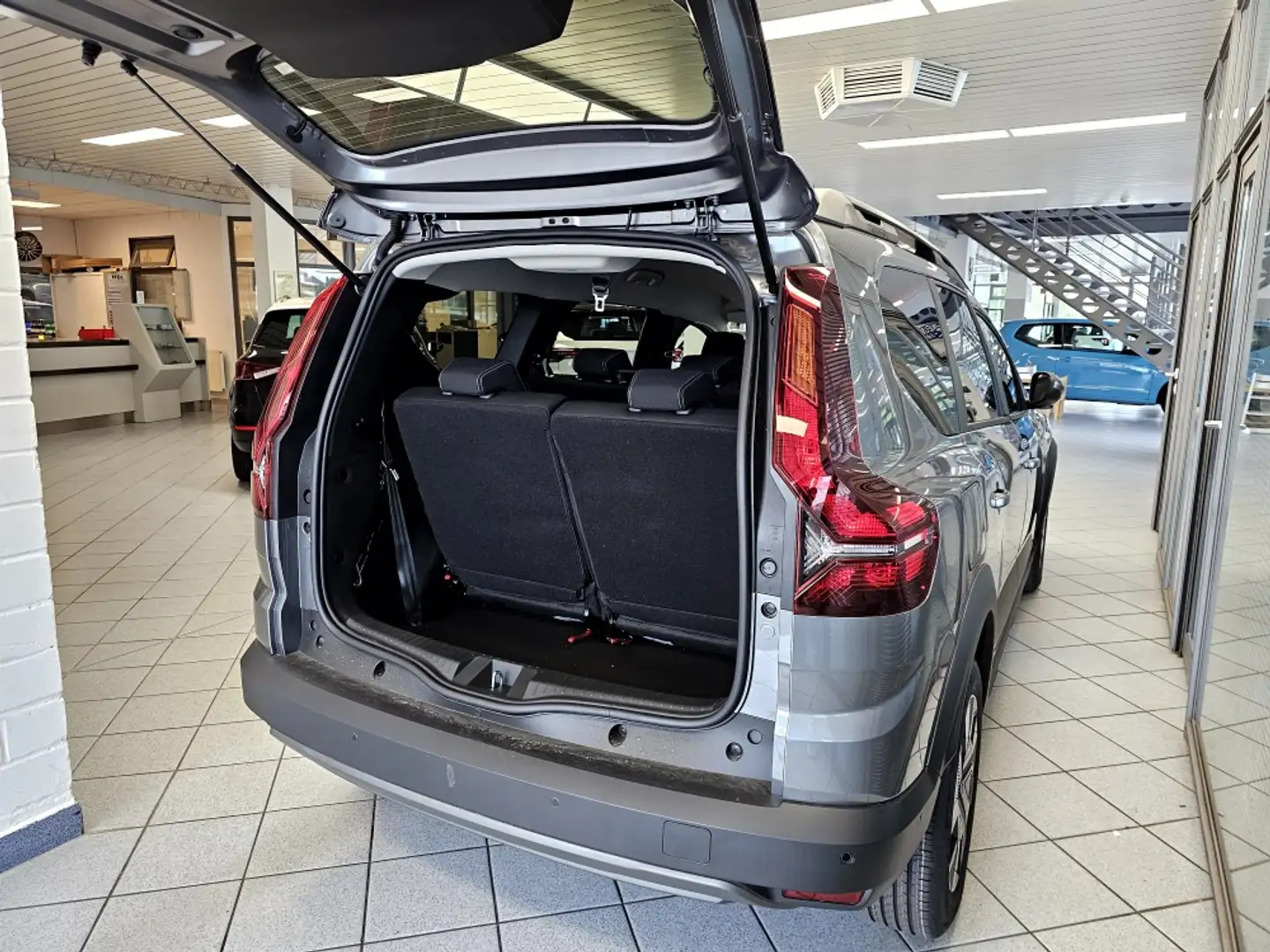 Dacia Jogger Expression 7Sitze,Kamera,Climatr.,Sitzhzg Gri - 2