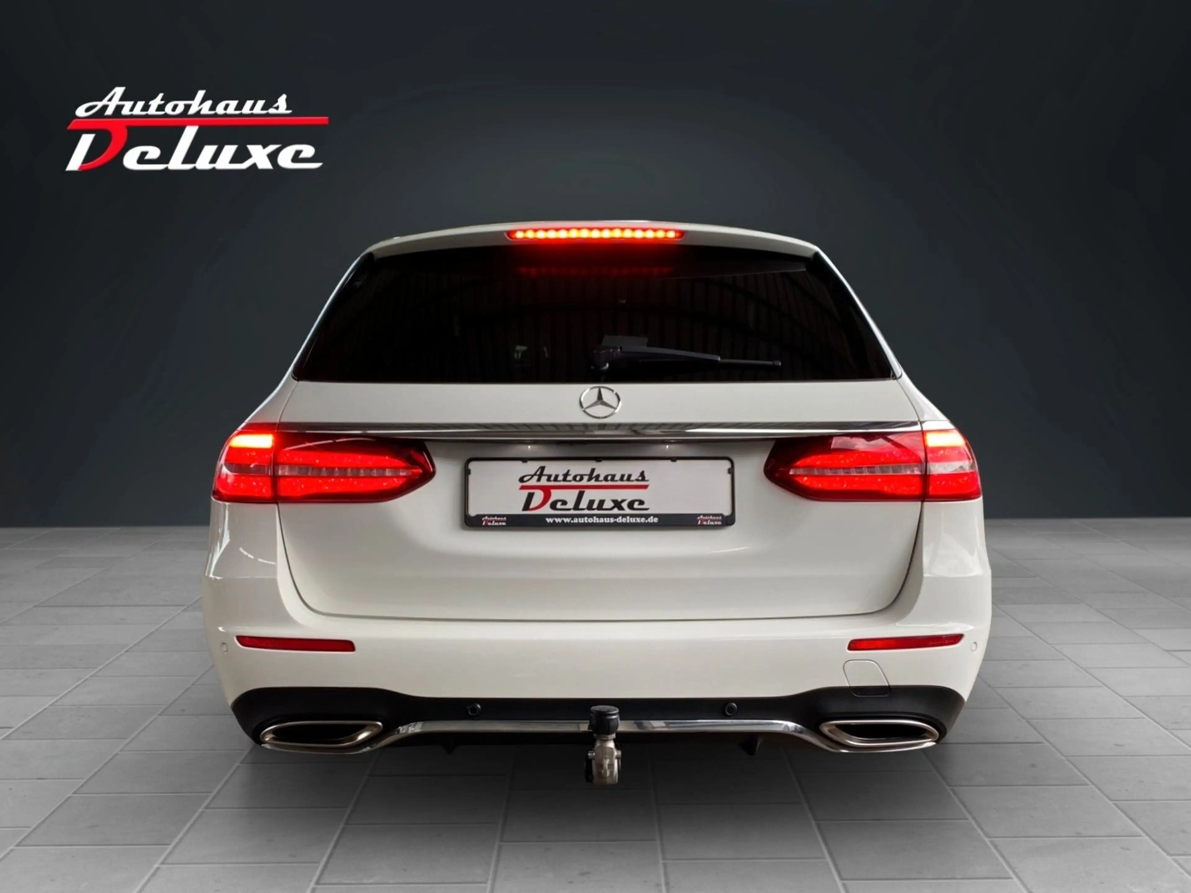 Mercedes-Benz E 250 T AMG-LINE NAVI-KAMERA-EGSD-AHK-LED-STHZ-H — photo 6
