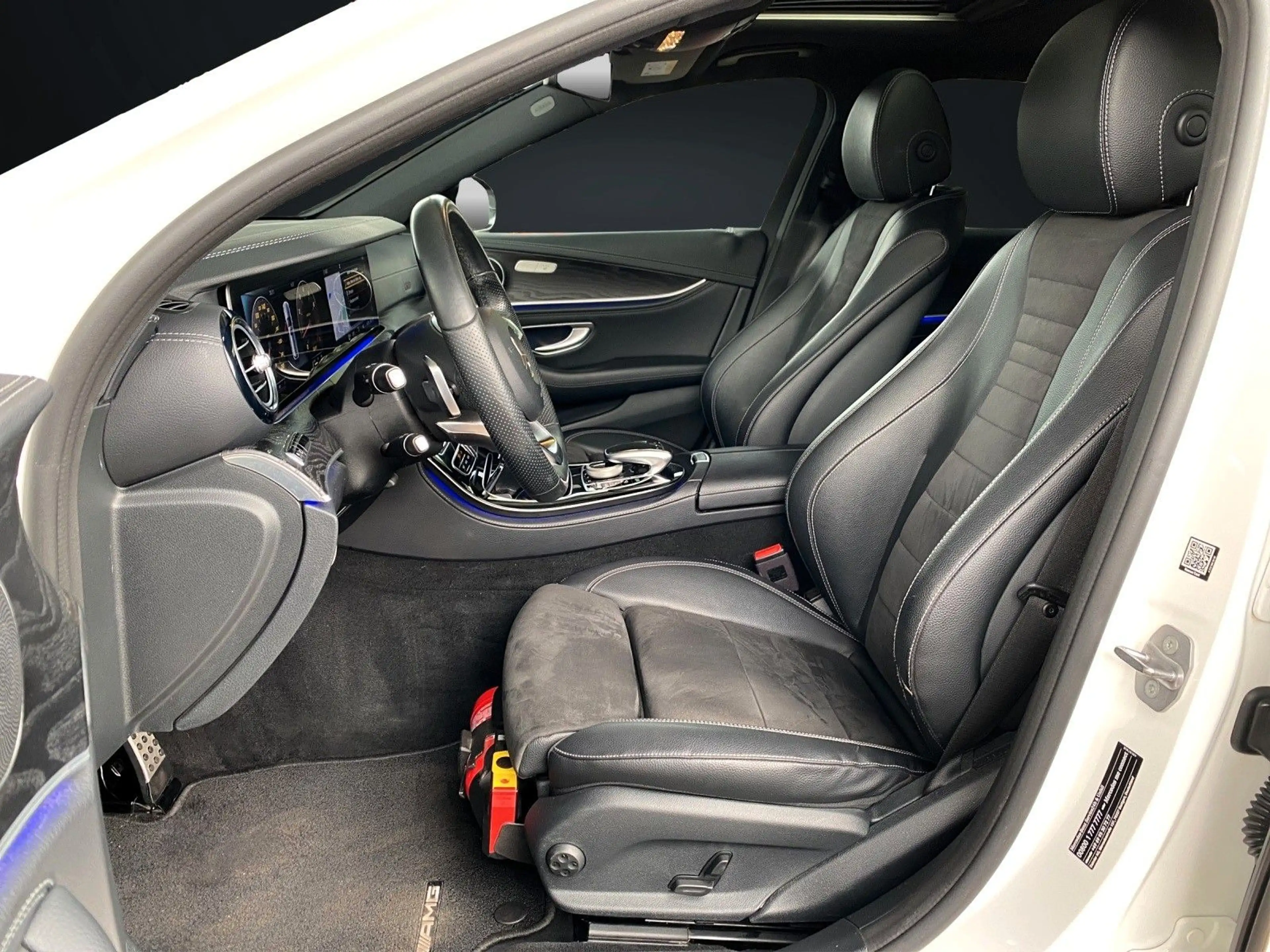 Mercedes-Benz E 250 T AMG-LINE NAVI-KAMERA-EGSD-AHK-LED-STHZ-H — photo 14
