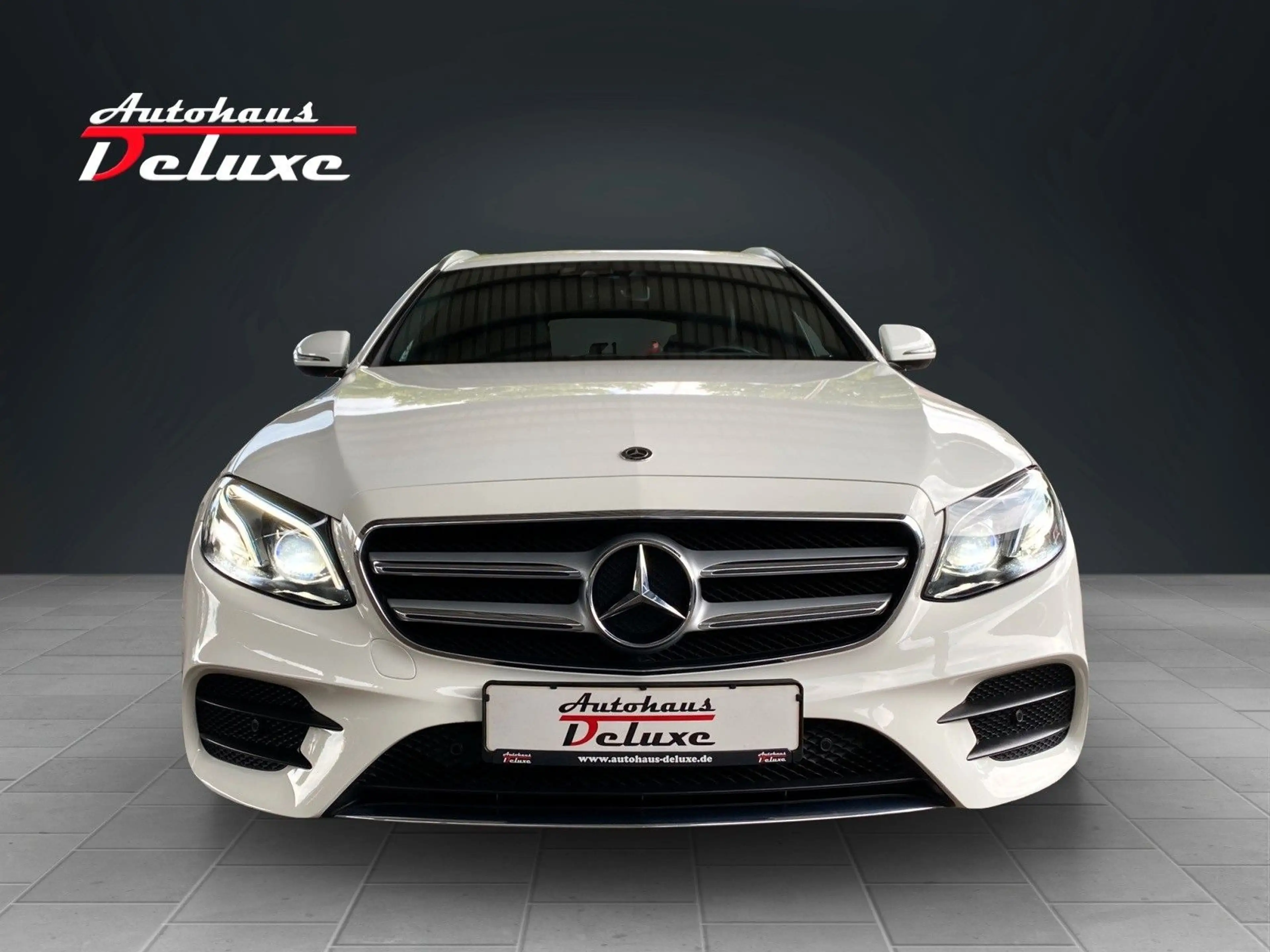 Mercedes-Benz E 250 T AMG-LINE NAVI-KAMERA-EGSD-AHK-LED-STHZ-H — photo 2