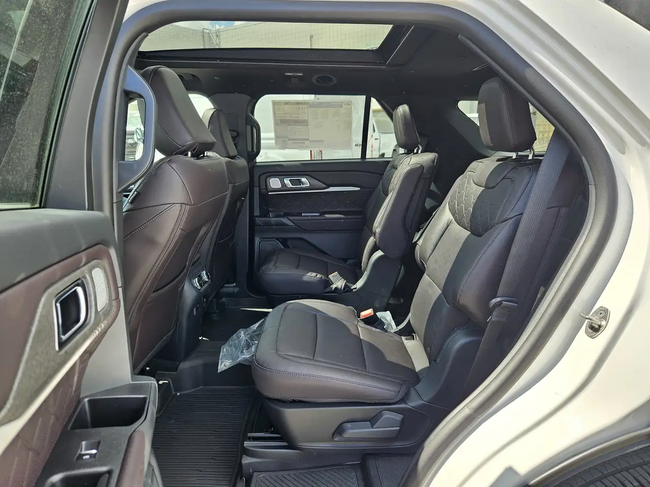 Ford Explorer снимка Ford Explorer