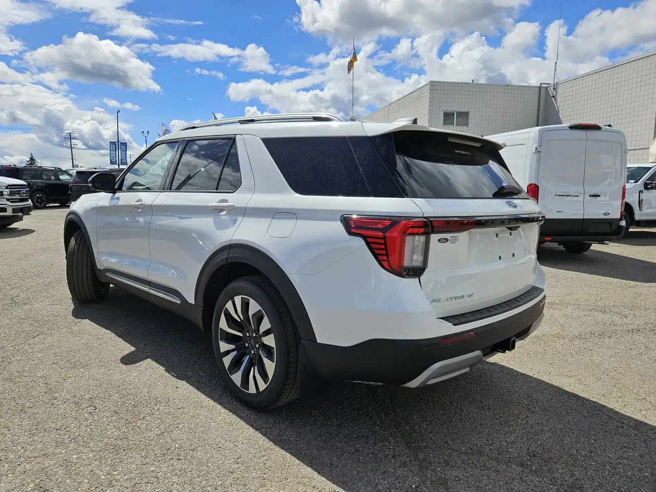 Ford Explorer снимка Ford Explorer