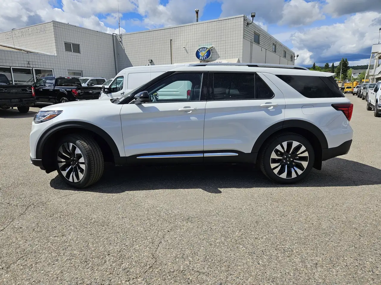 Ford Explorer снимка Ford Explorer