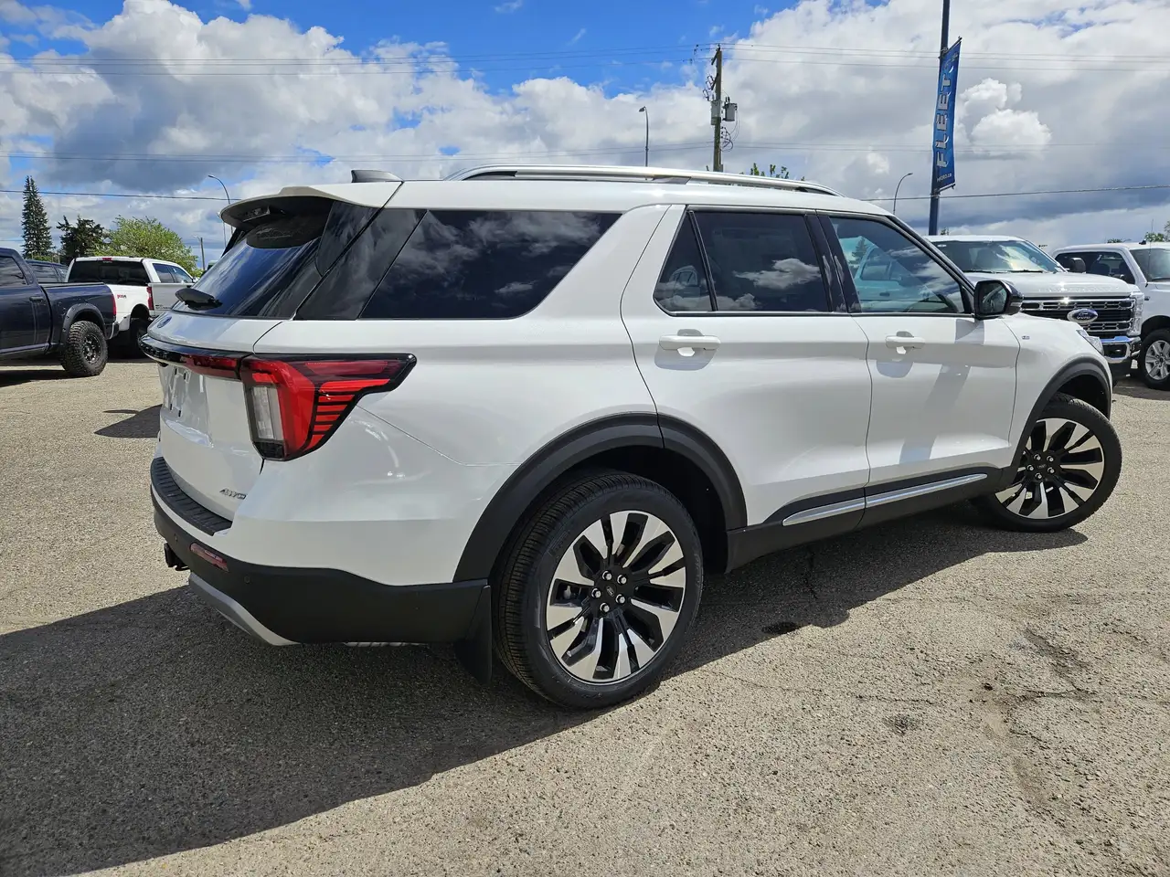 Ford Explorer снимка Ford Explorer
