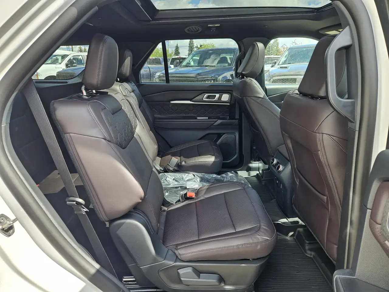 Ford Explorer снимка Ford Explorer