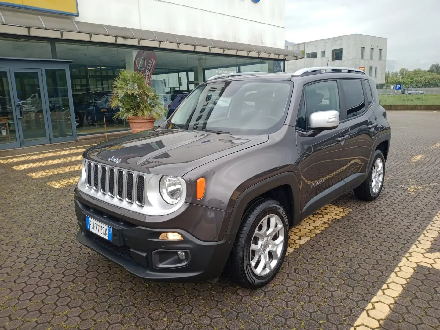 Jeep Renegade Renegade 2.0 mjt Limited 4wd 140cv auto Grijs - 1