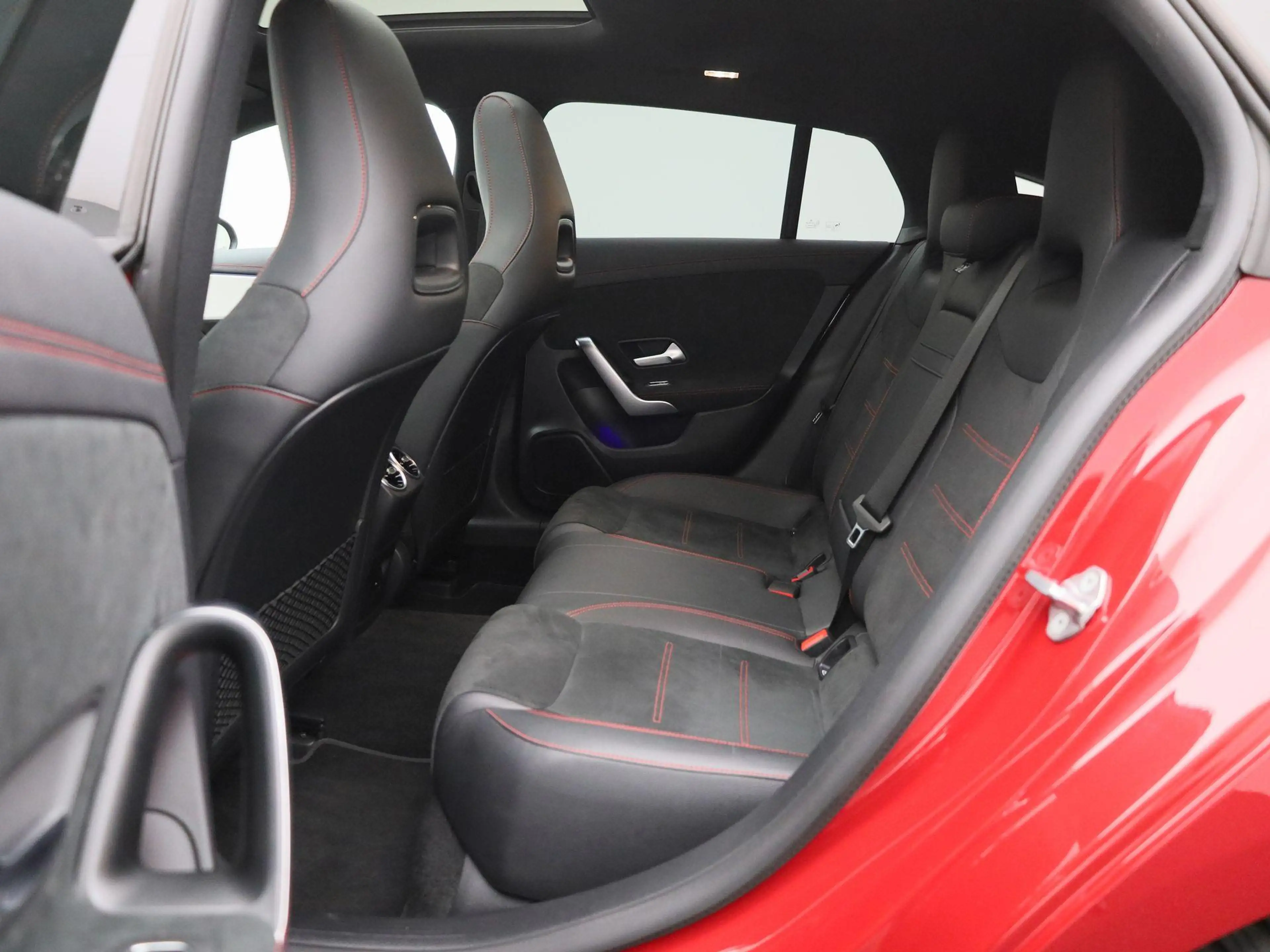 Mercedes-Benz CLA 180 Shooting Brake Business Line VERWACHT !! — photo 12
