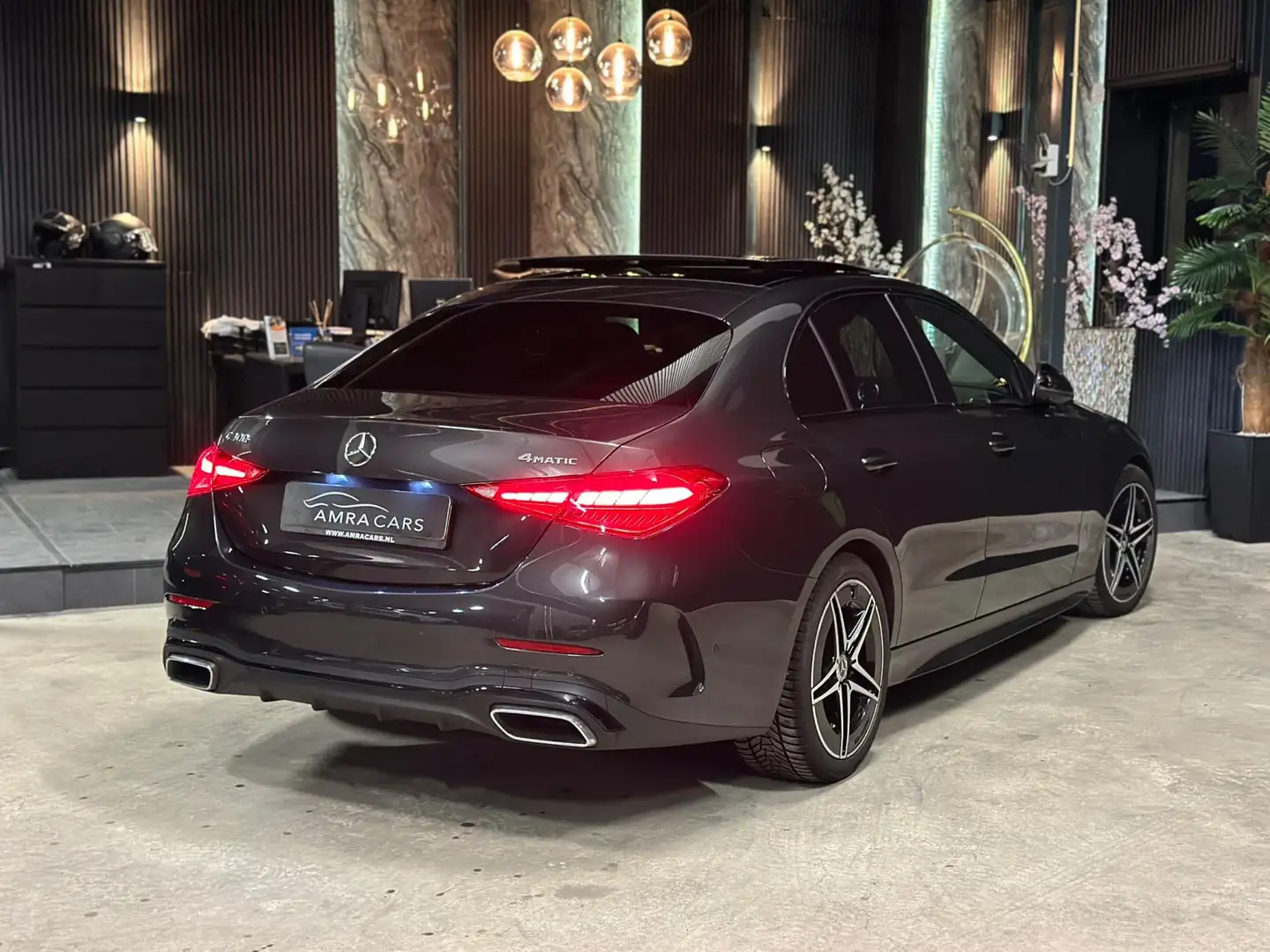 Mercedes-Benz C 300 4MATIC AMG|PANO|FULL OPTION - 2
