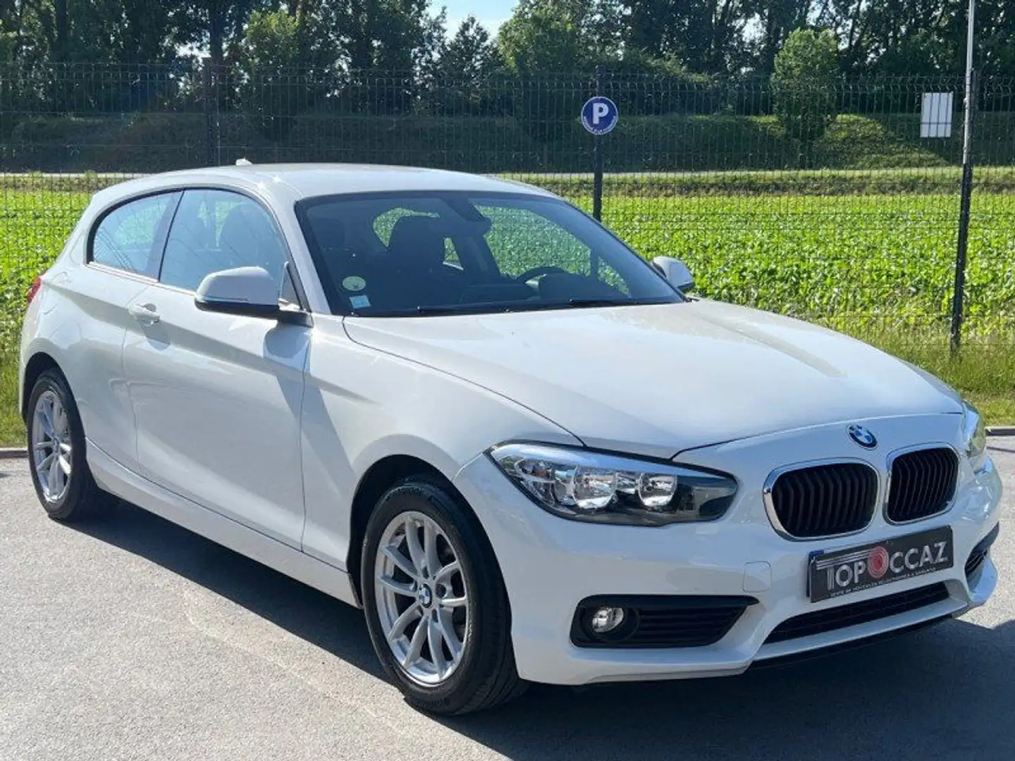 BMW 114 (F21/F20) 114D 95CH URBANCHIC 3P Blanc - 2