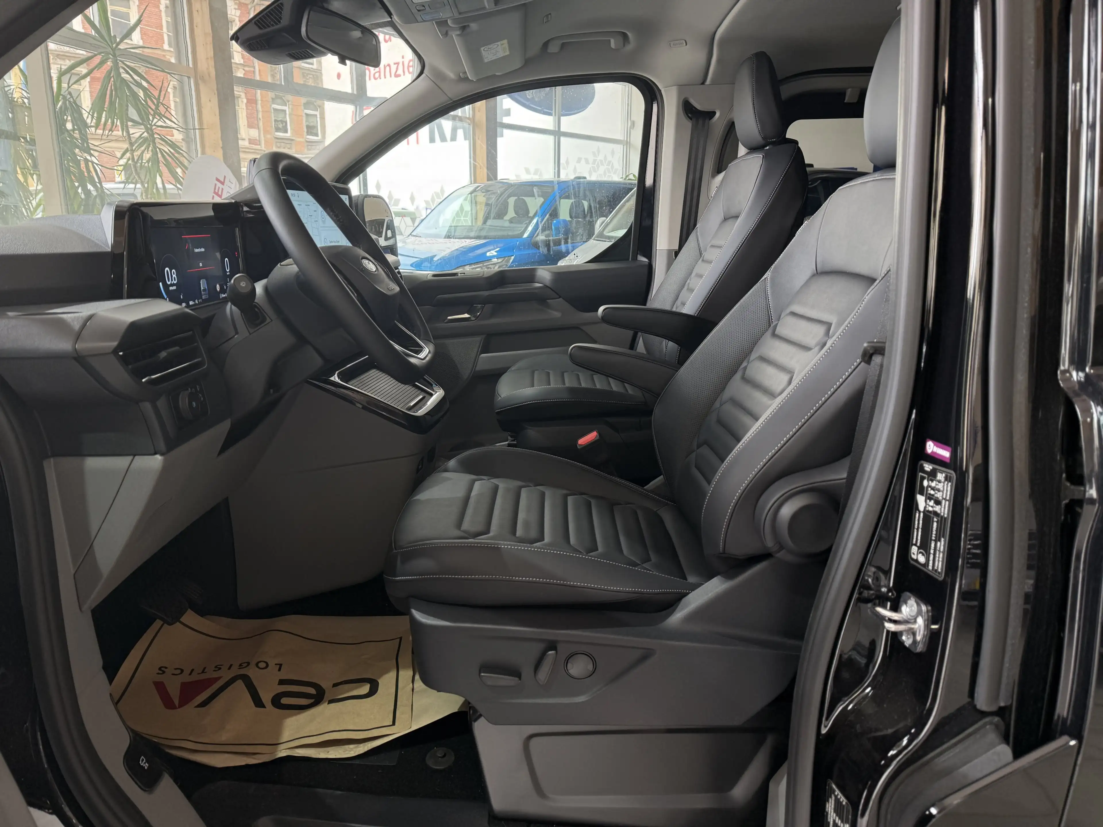 Ford Tourneo Custom Titanium X L1 Standheizung / 70L Tank / ACC — photo 10