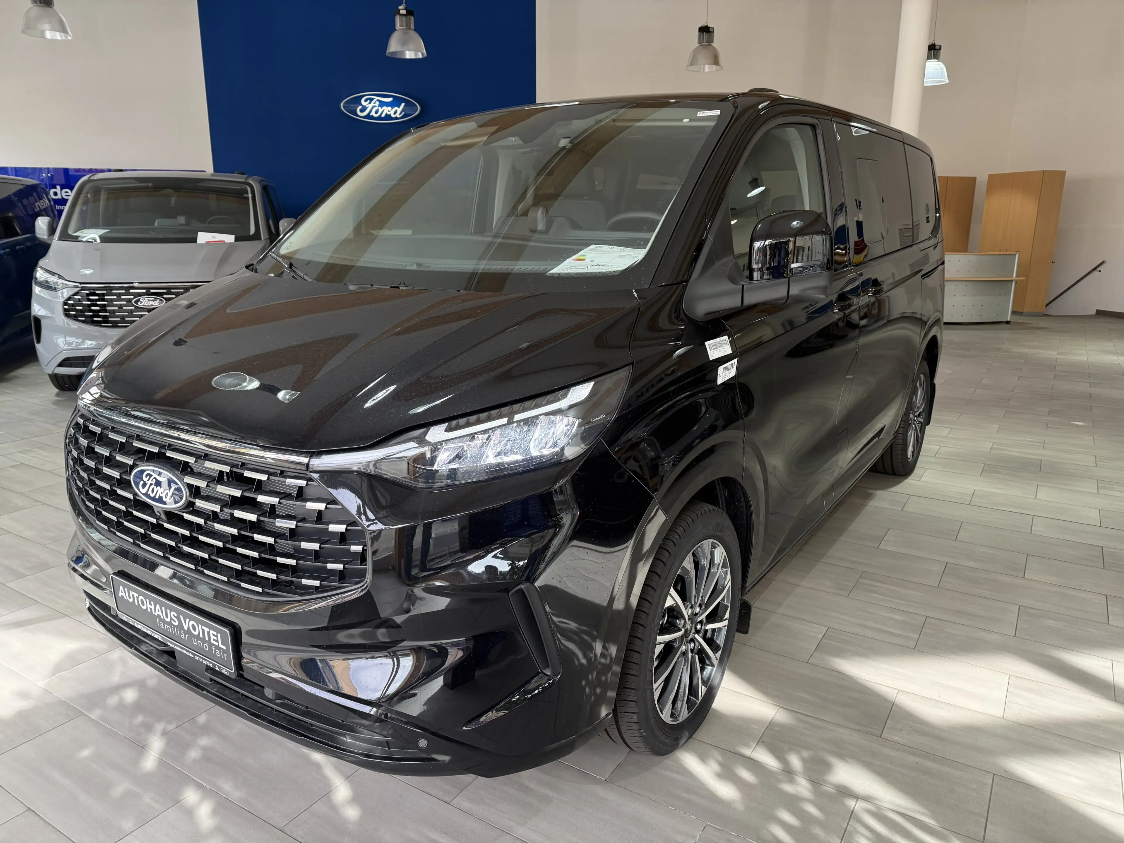Ford Tourneo Custom Titanium X L1 Standheizung / 70L Tank / ACC