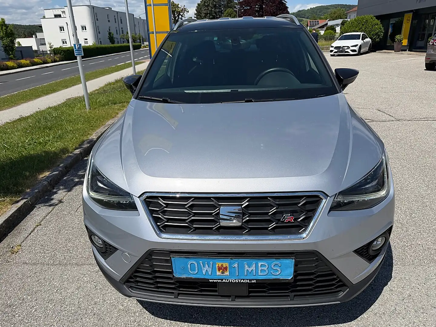 SEAT Arona 1,0 Eco TGI FR **Kamera/Abstandstempomat/Navi/S... Silber - 2