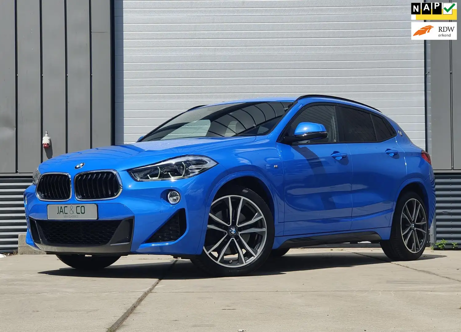 BMW X2 SDrive20i Executive NAP NIEUWSTAAT! Blauw - 1