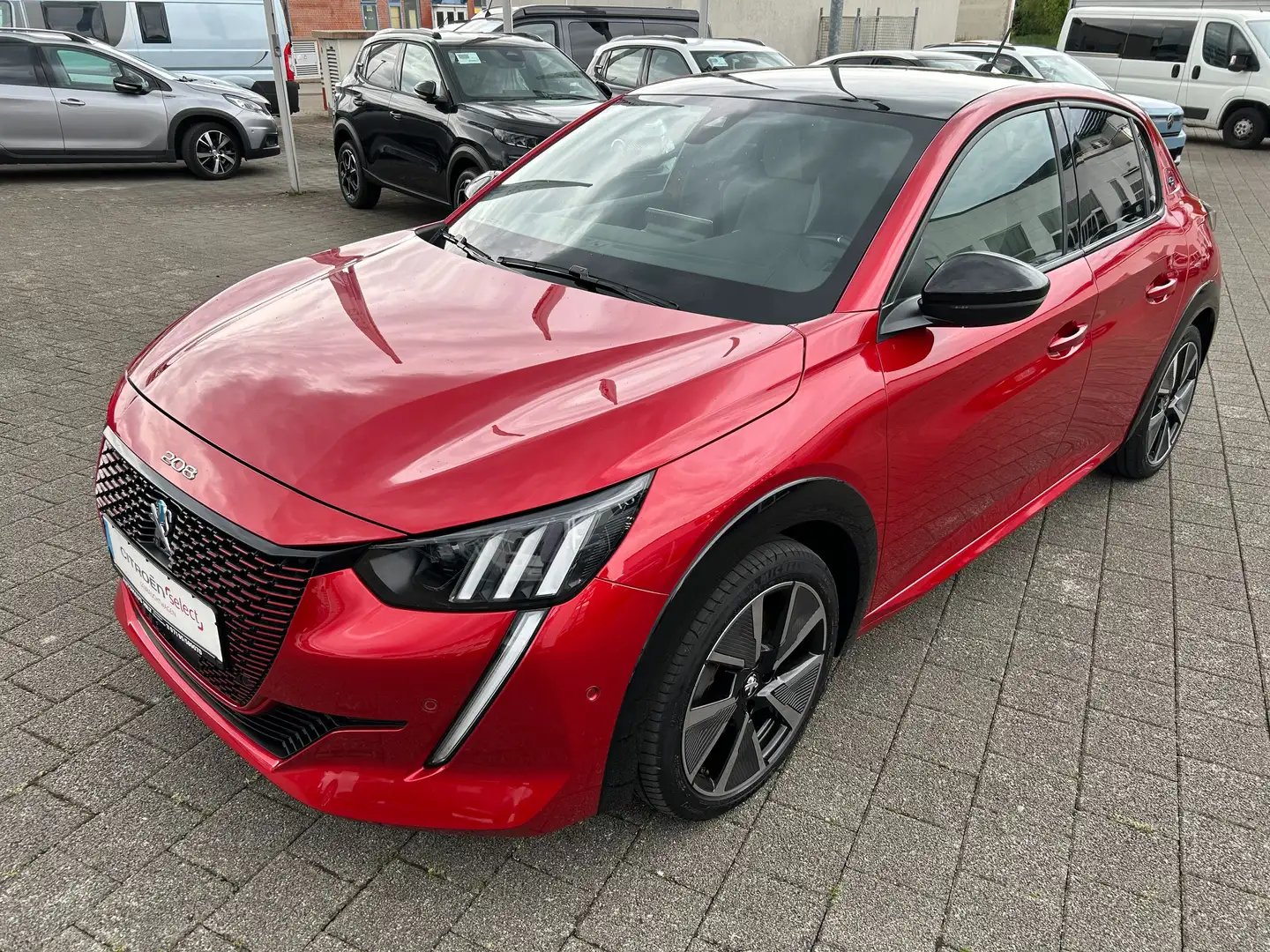 Peugeot e-208 GT Pack Elektromotor 136 Roşu - 1