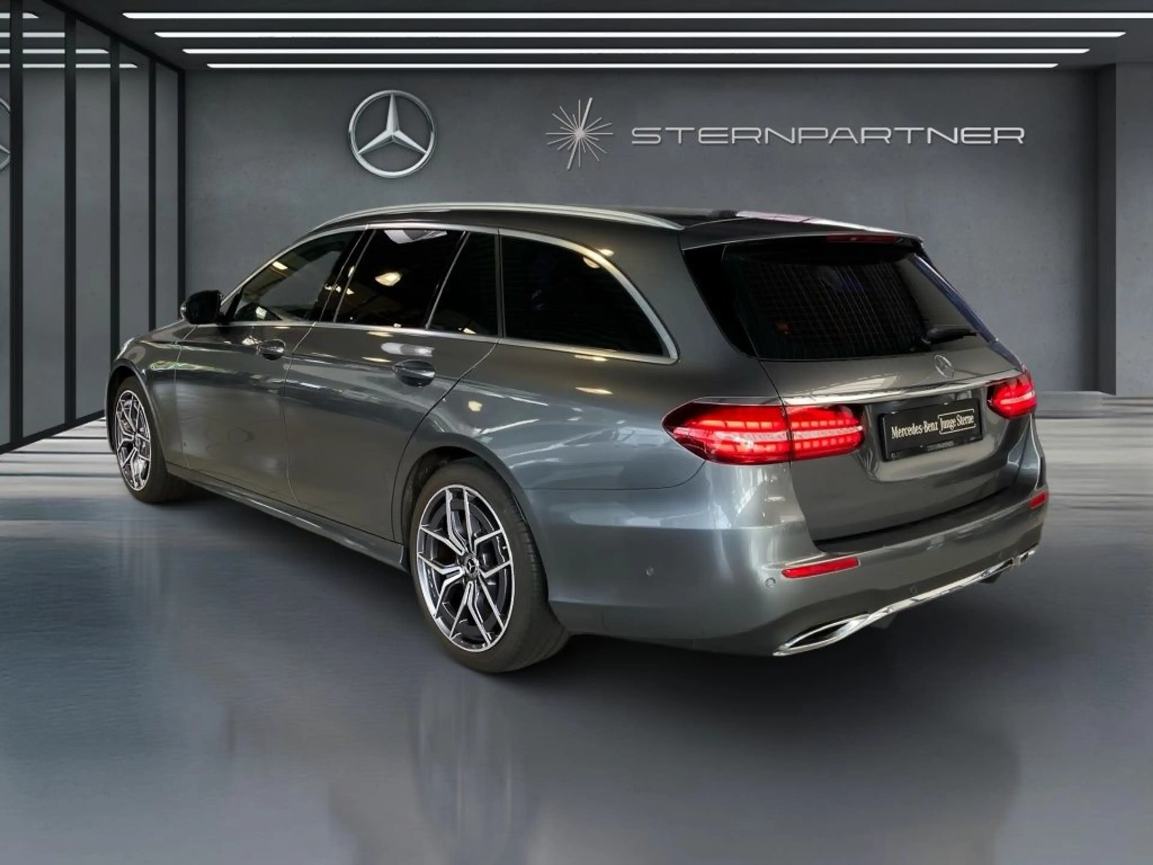 Mercedes-Benz E 450 4M T AMG+AHK+360°+SD+Distronic+Memory — photo 9