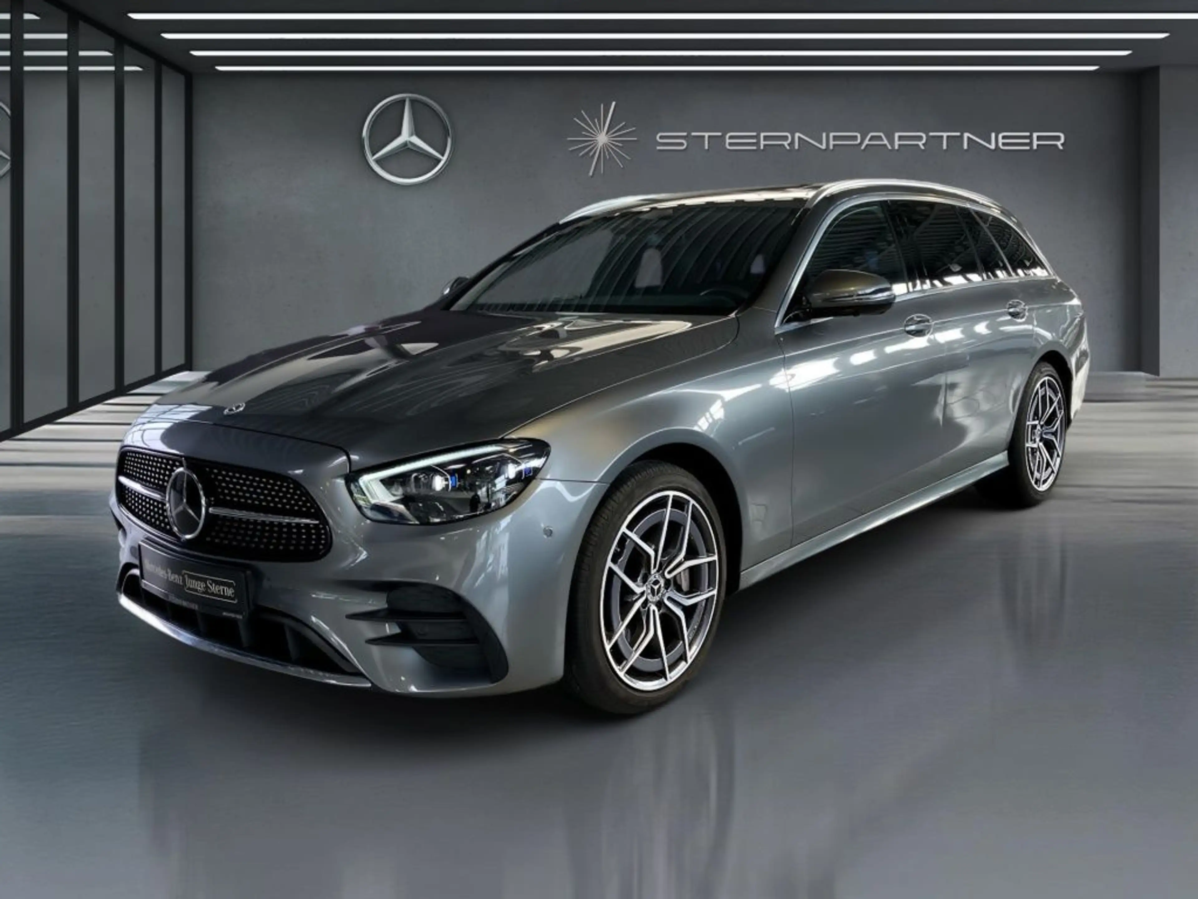 Mercedes-Benz E 450 4M T AMG+AHK+360°+SD+Distronic+Memory