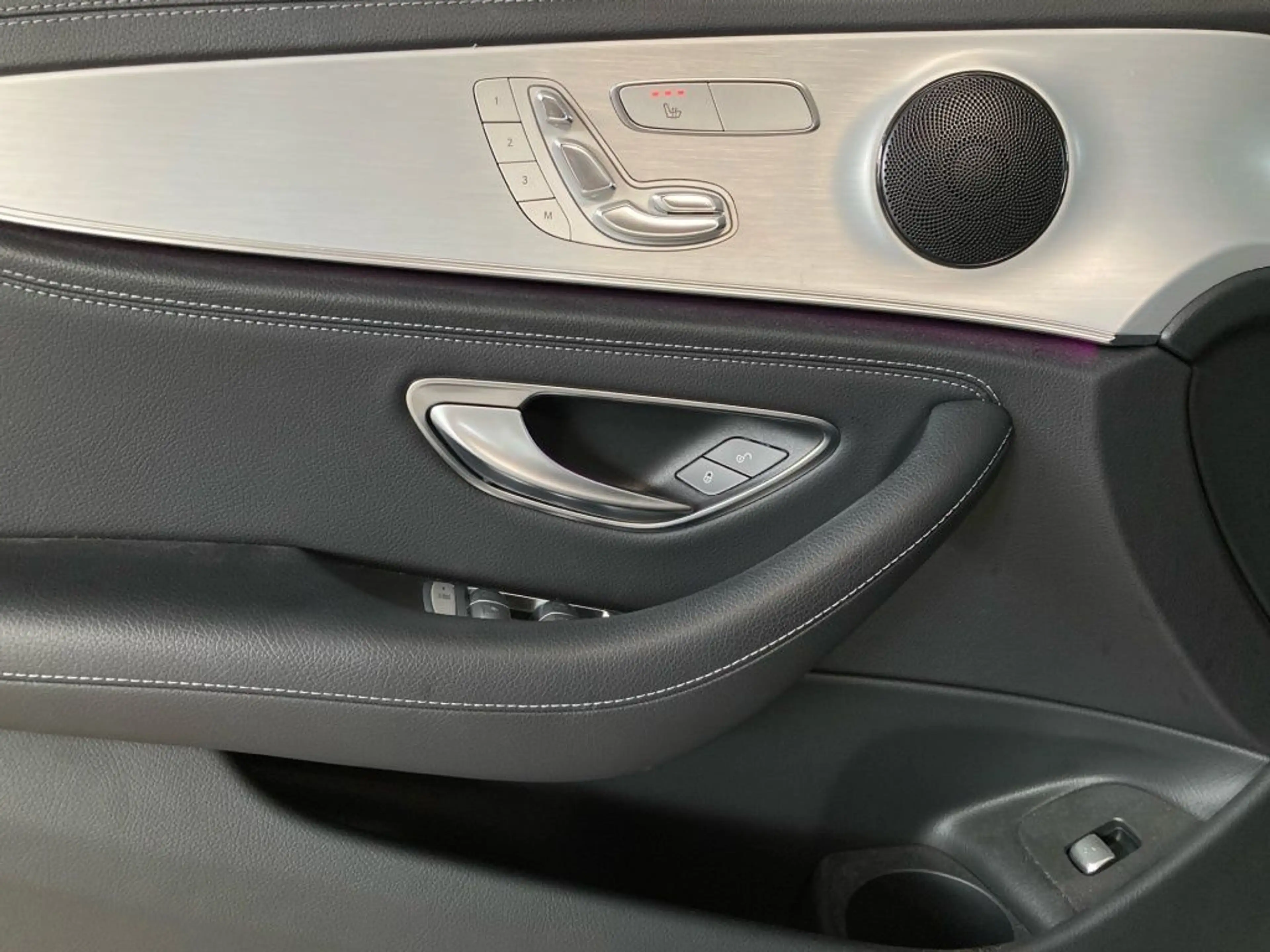 Mercedes-Benz E 450 4M T AMG+AHK+360°+SD+Distronic+Memory — photo 6