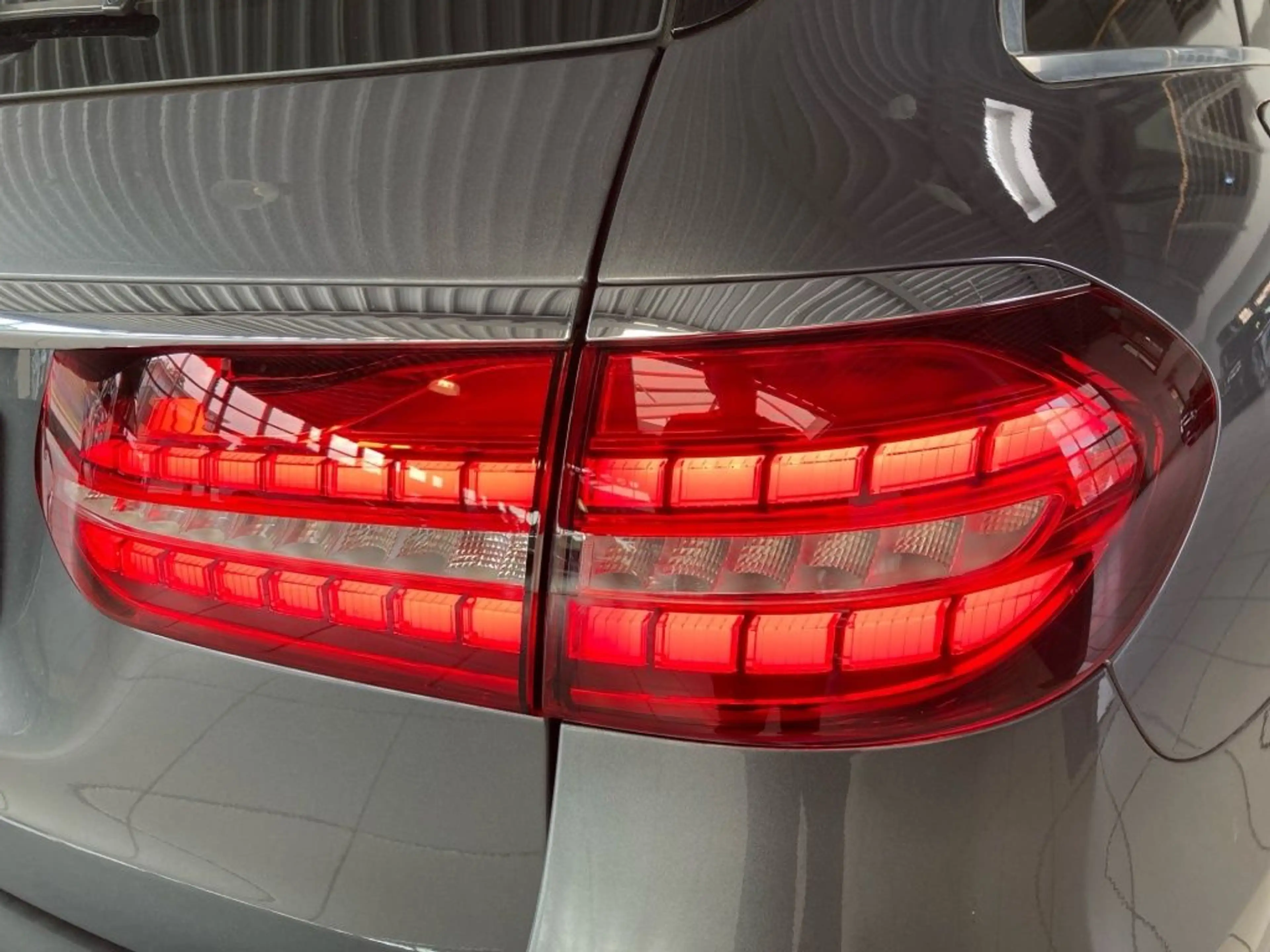 Mercedes-Benz E 450 4M T AMG+AHK+360°+SD+Distronic+Memory — photo 11