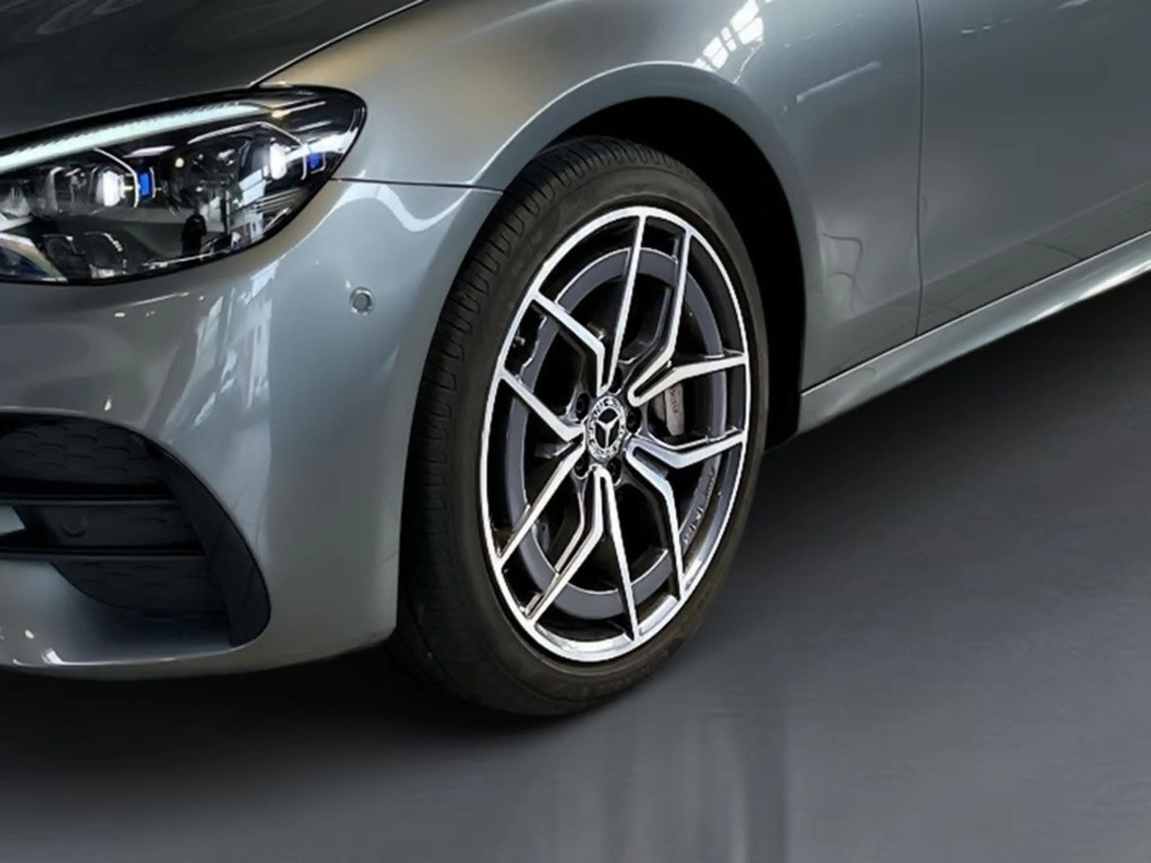 Mercedes-Benz E 450 4M T AMG+AHK+360°+SD+Distronic+Memory — photo 4
